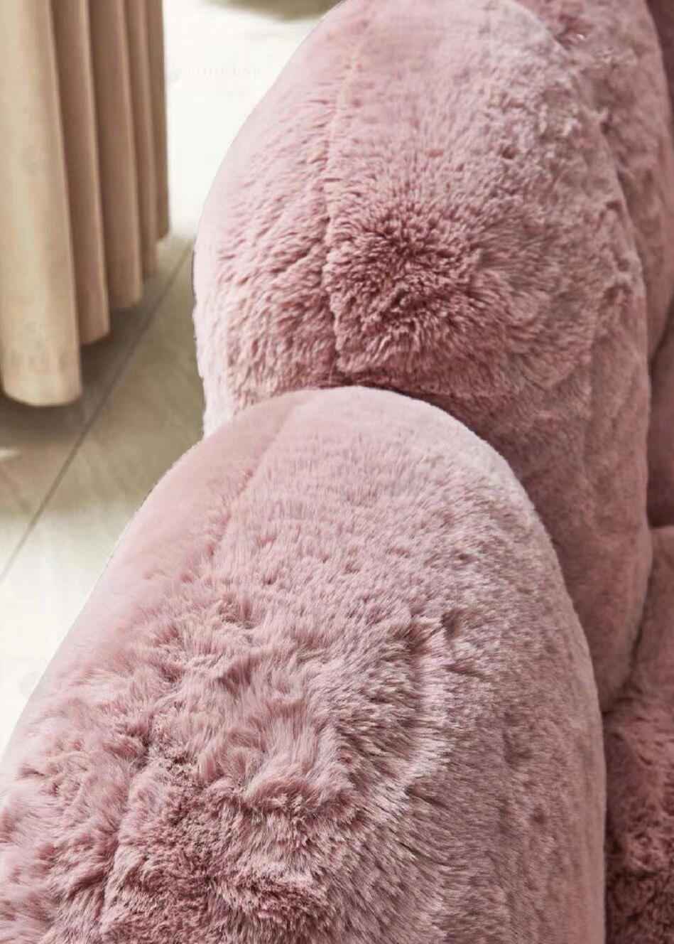 Elegant and Comfortable: The Powder-Puff Touch of the Cipria Sofa