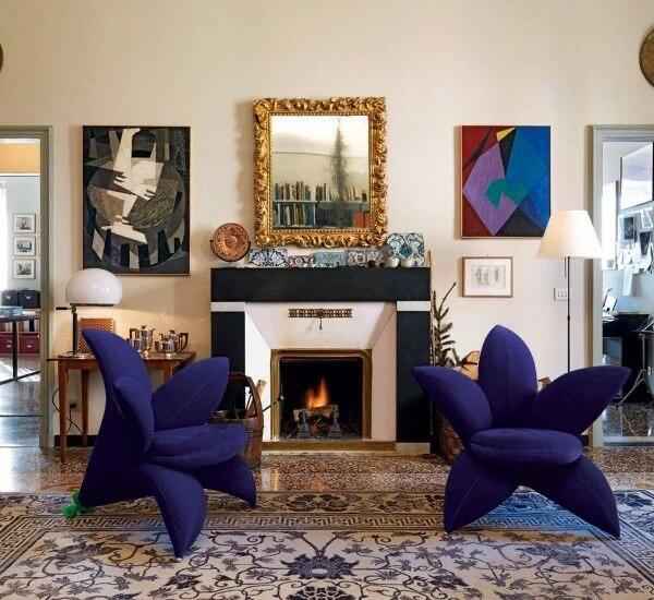 Getsuen Armchair: Delicacy of a Blossoming Lily in Seating