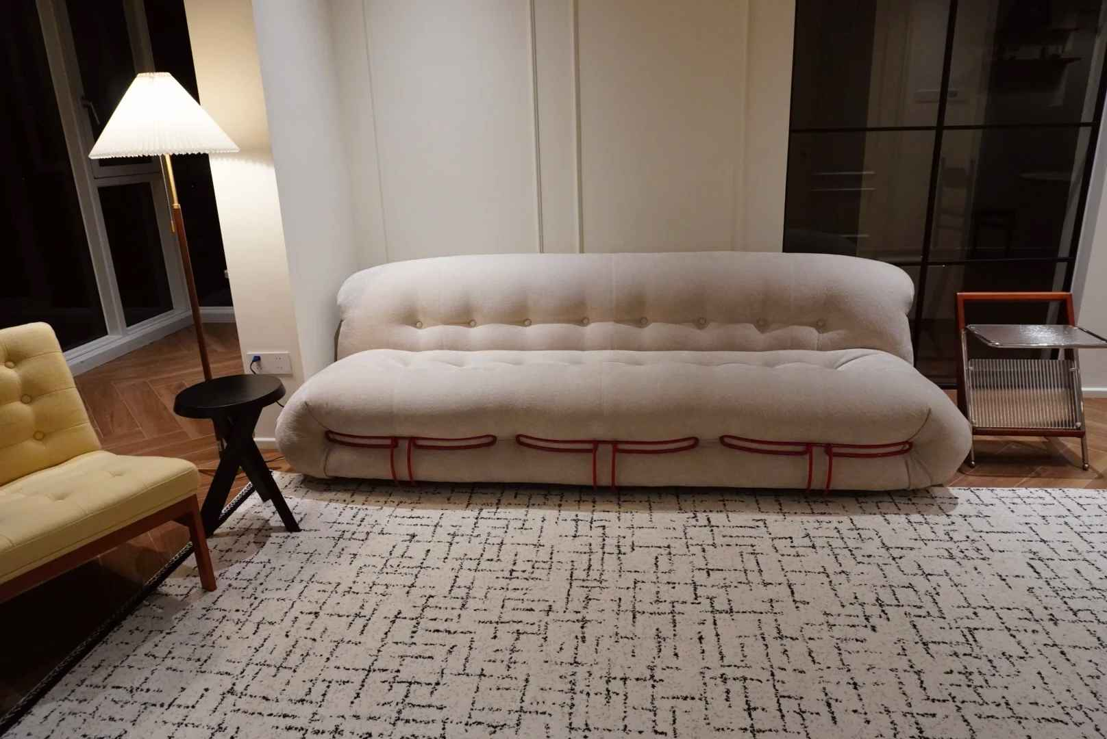 2242 Sofa