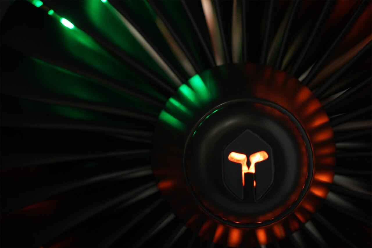 light-Inspired Boss Table , Office Table: Ultimate Dynamism and Modern Aesthetics