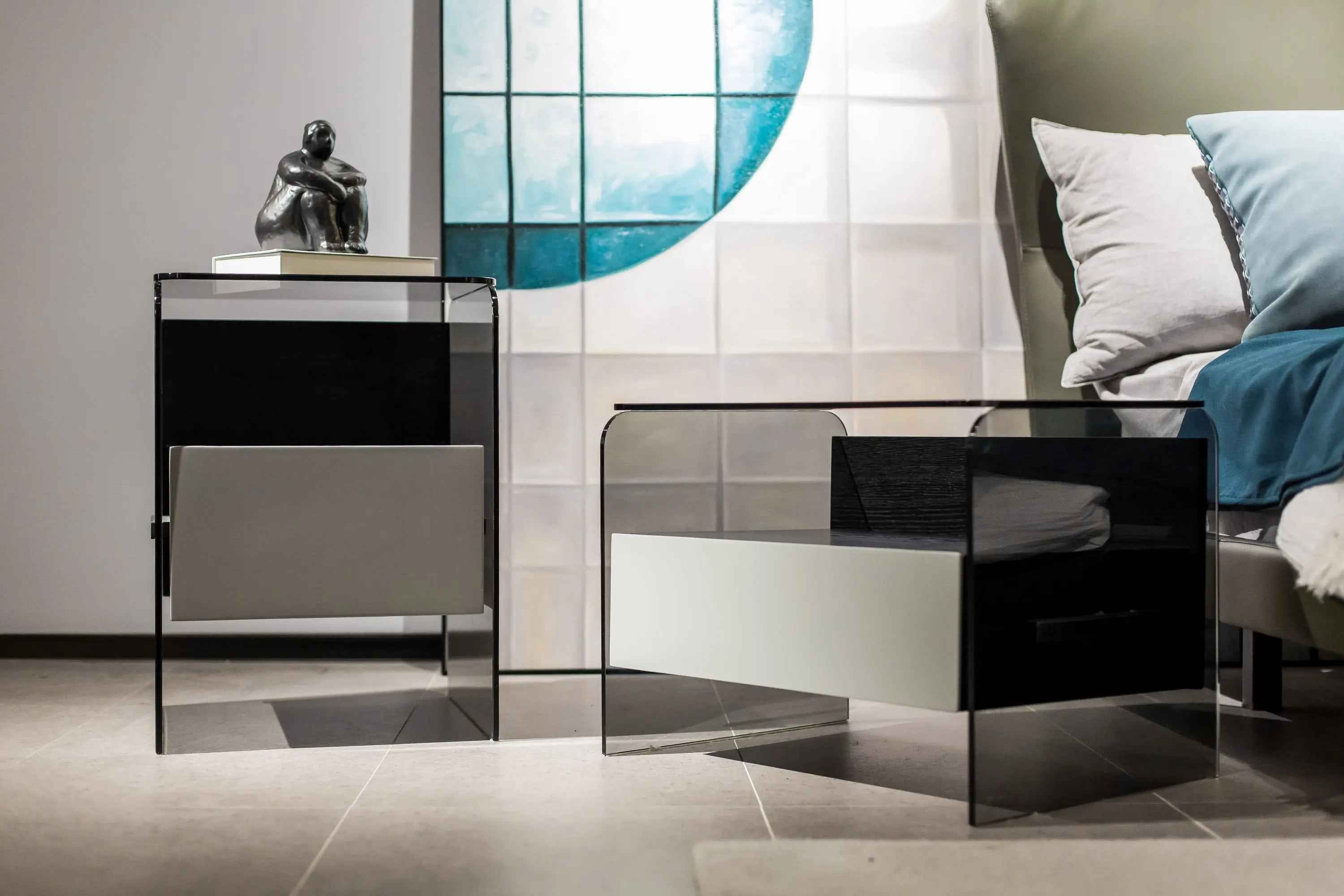 Minimalist Black Glass HX-2066-2/3 Bedside Table for Modern Bedrooms