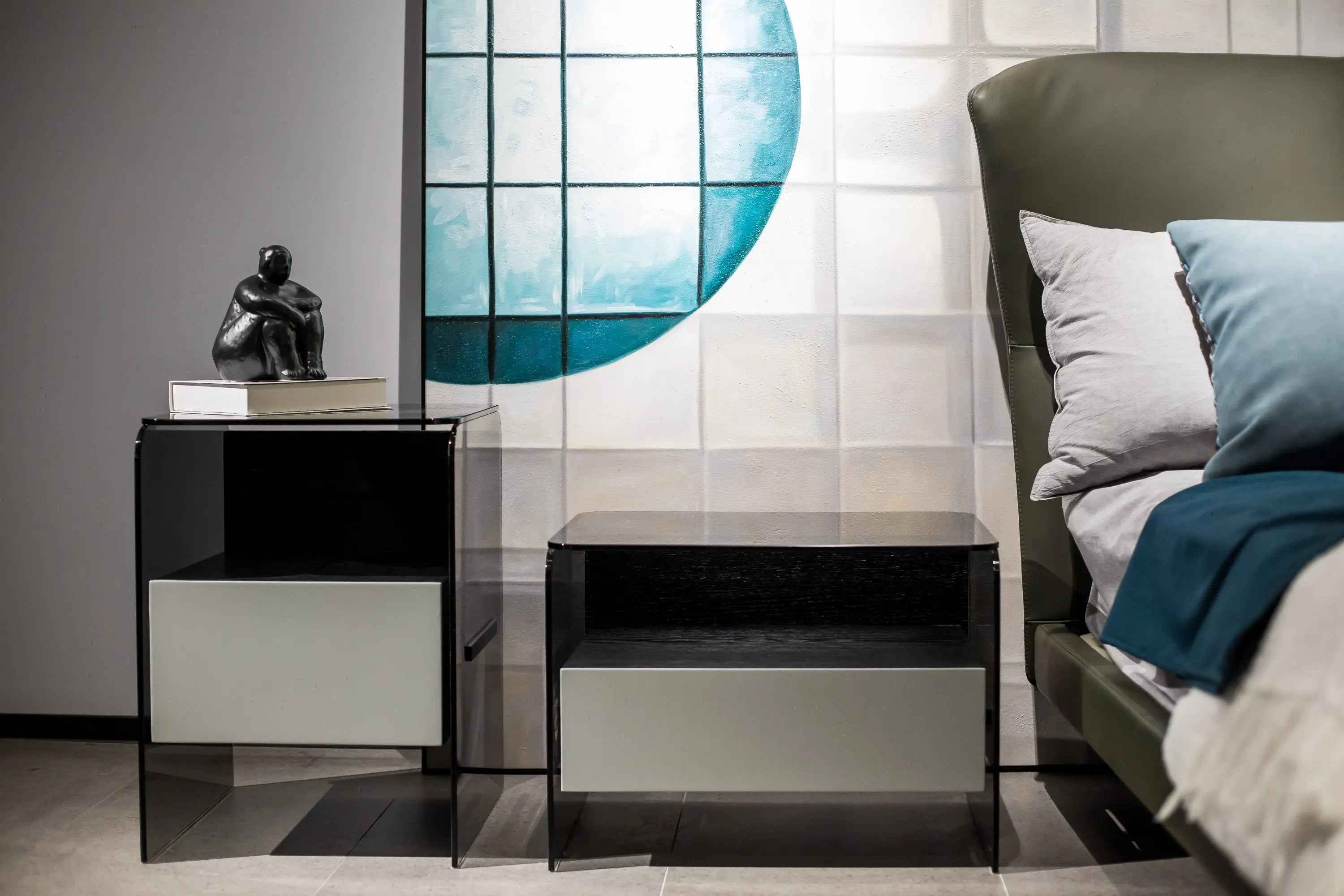 Minimalist Black Glass HX-2066-2/3 Bedside Table for Modern Bedrooms