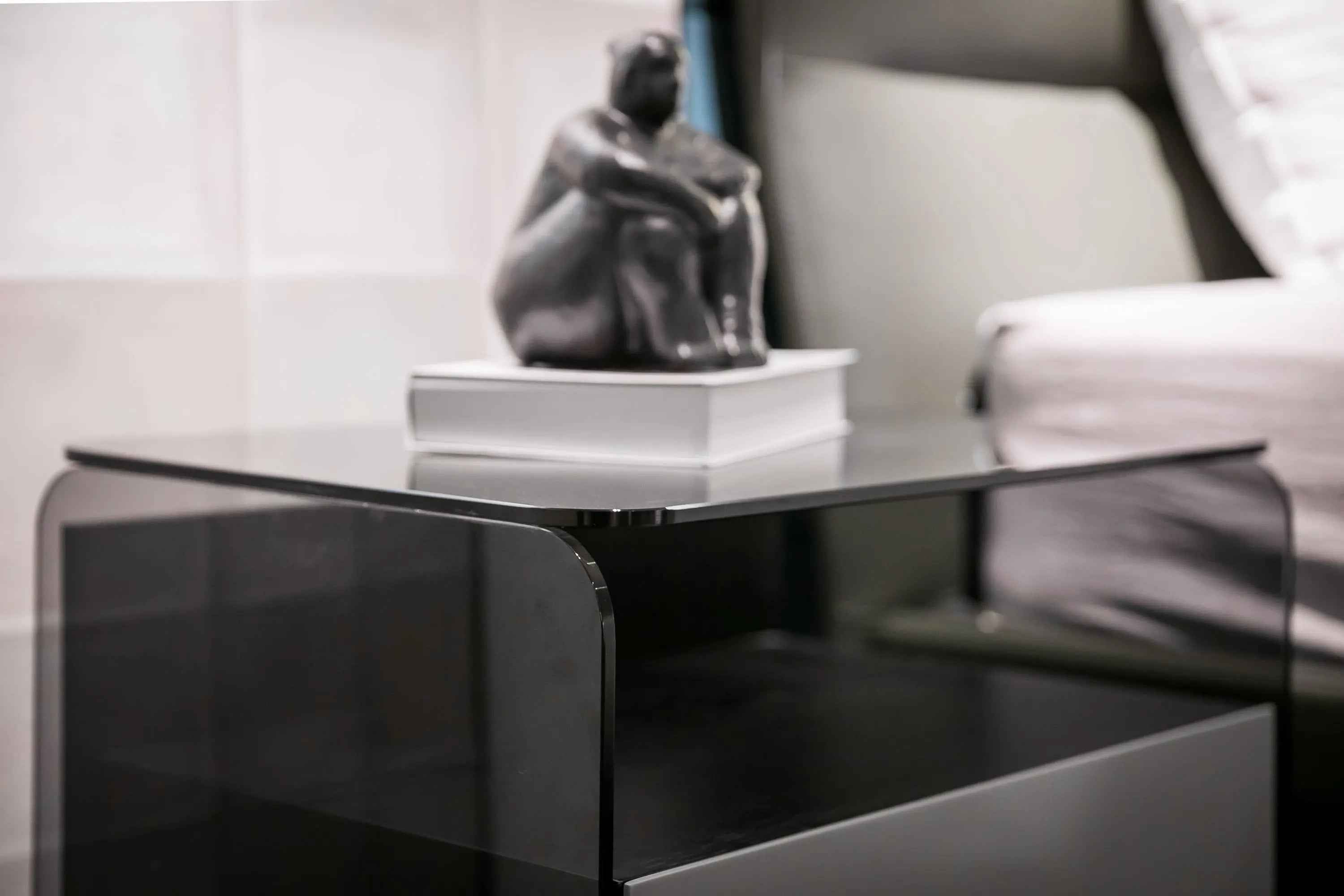 Minimalist Black Glass HX-2066-2/3 Bedside Table for Modern Bedrooms