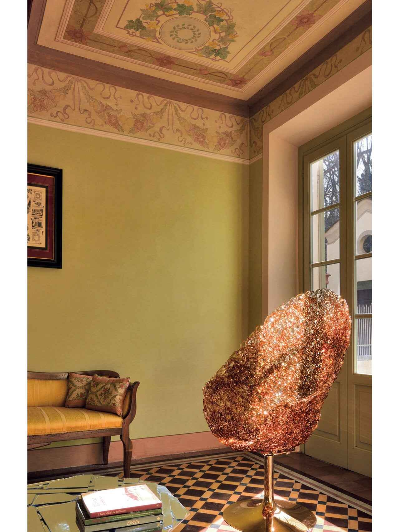 ueen Crystal Chair: Twinkling Stars of the Night Sky