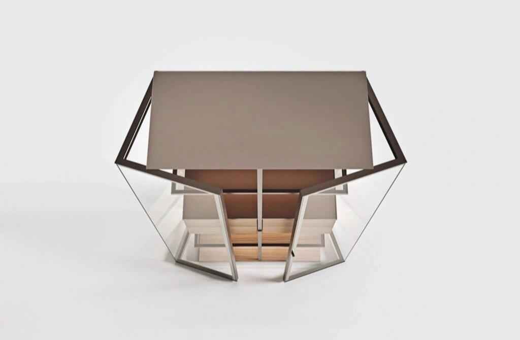 Lightweight Yet Sturdy: Aliante Glass Display Cabinet's Modern Design