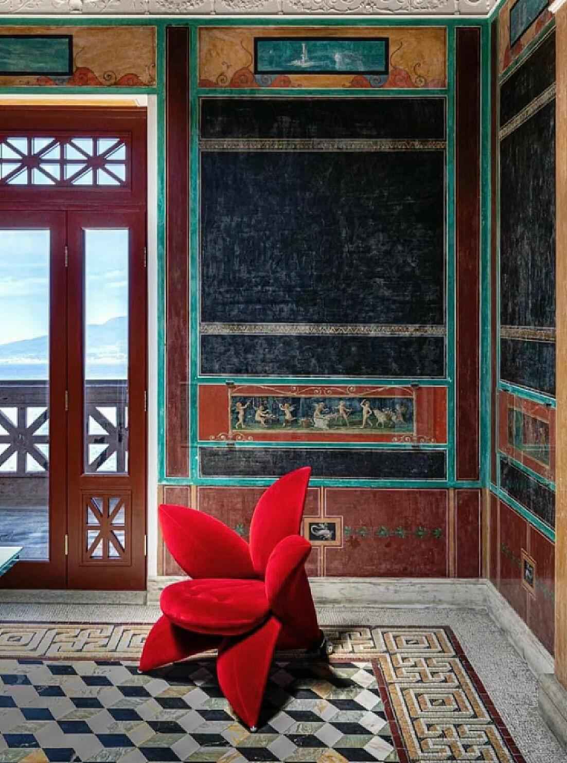 Getsuen Armchair: Delicacy of a Blossoming Lily in Seating