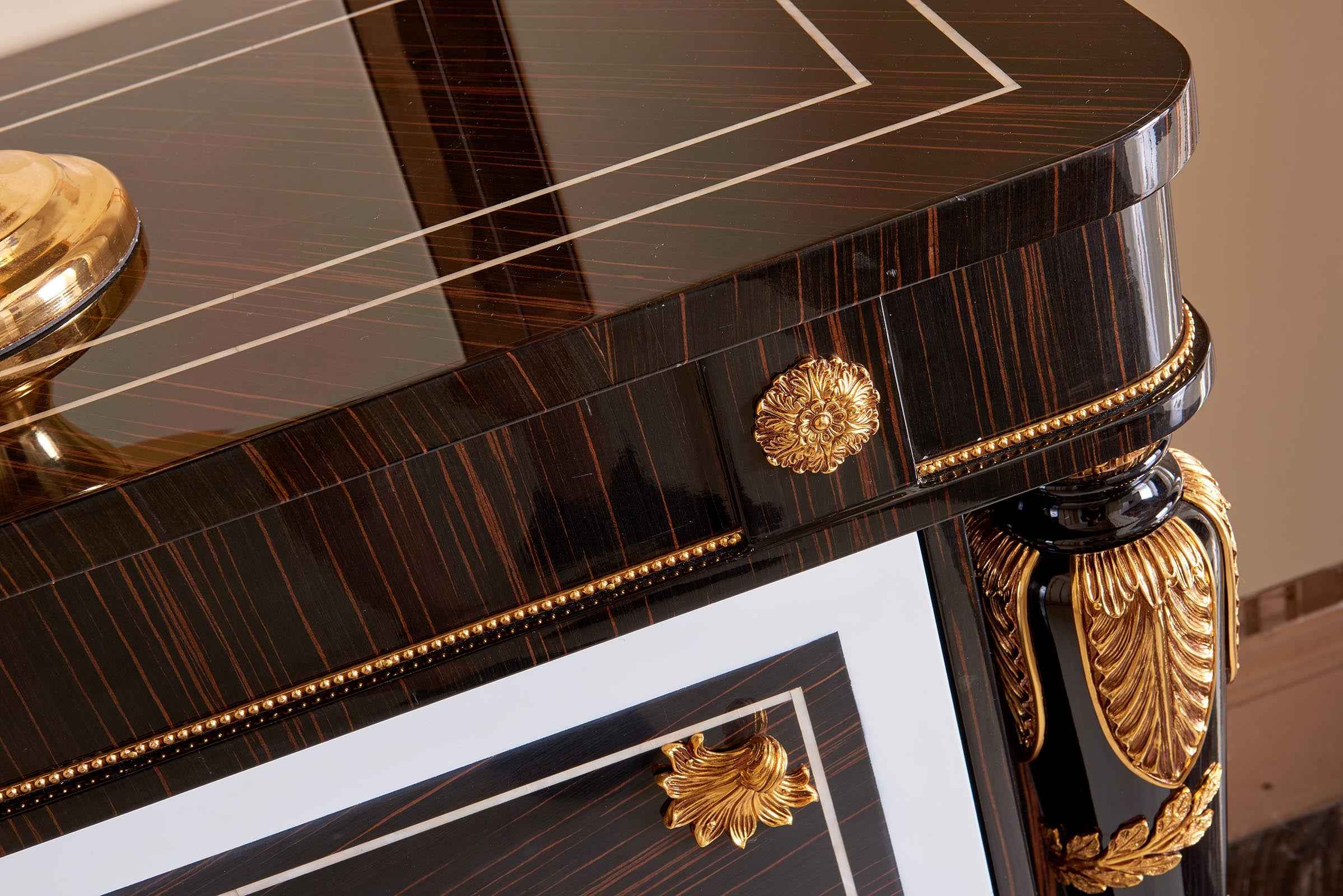 AI-2019B-13 Sideboard