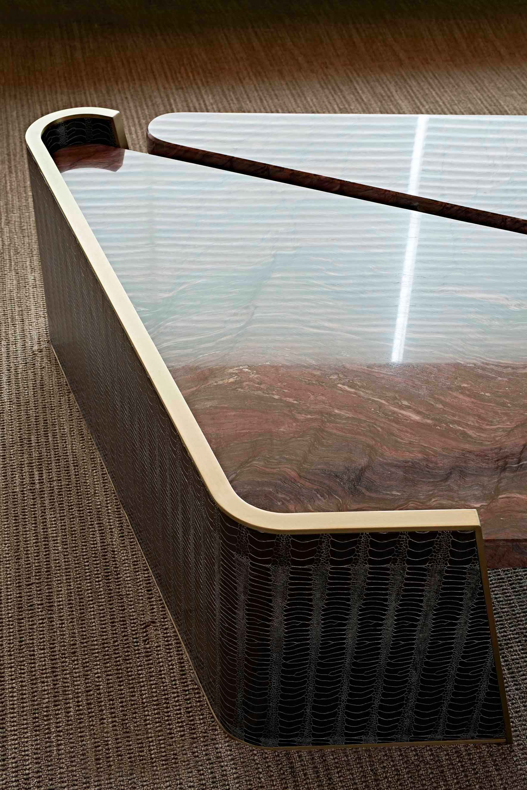 APTC-2988 Coffee table