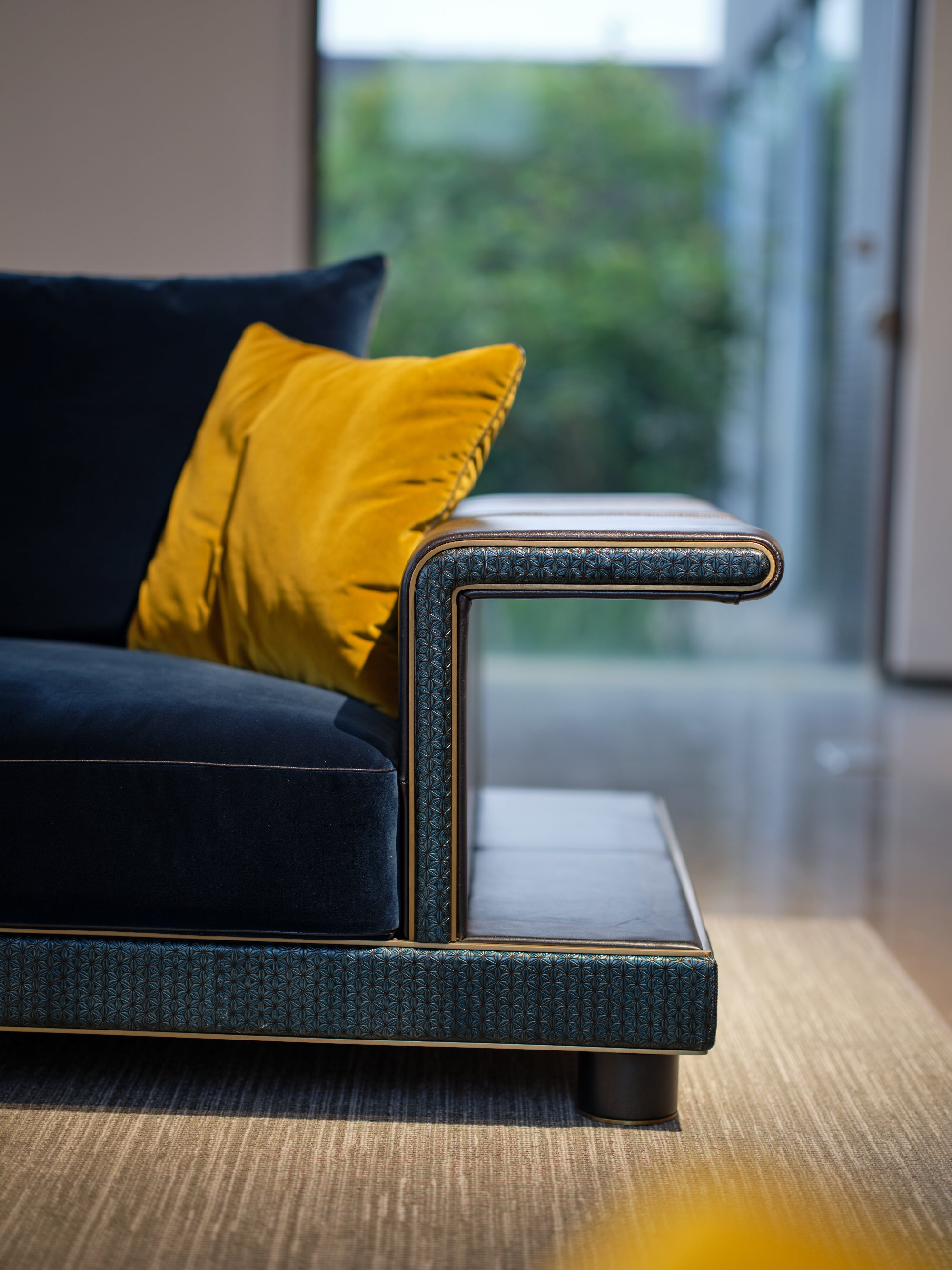 APTS-2977 Sofa Sectional Sofas - Chiuchiufurniture