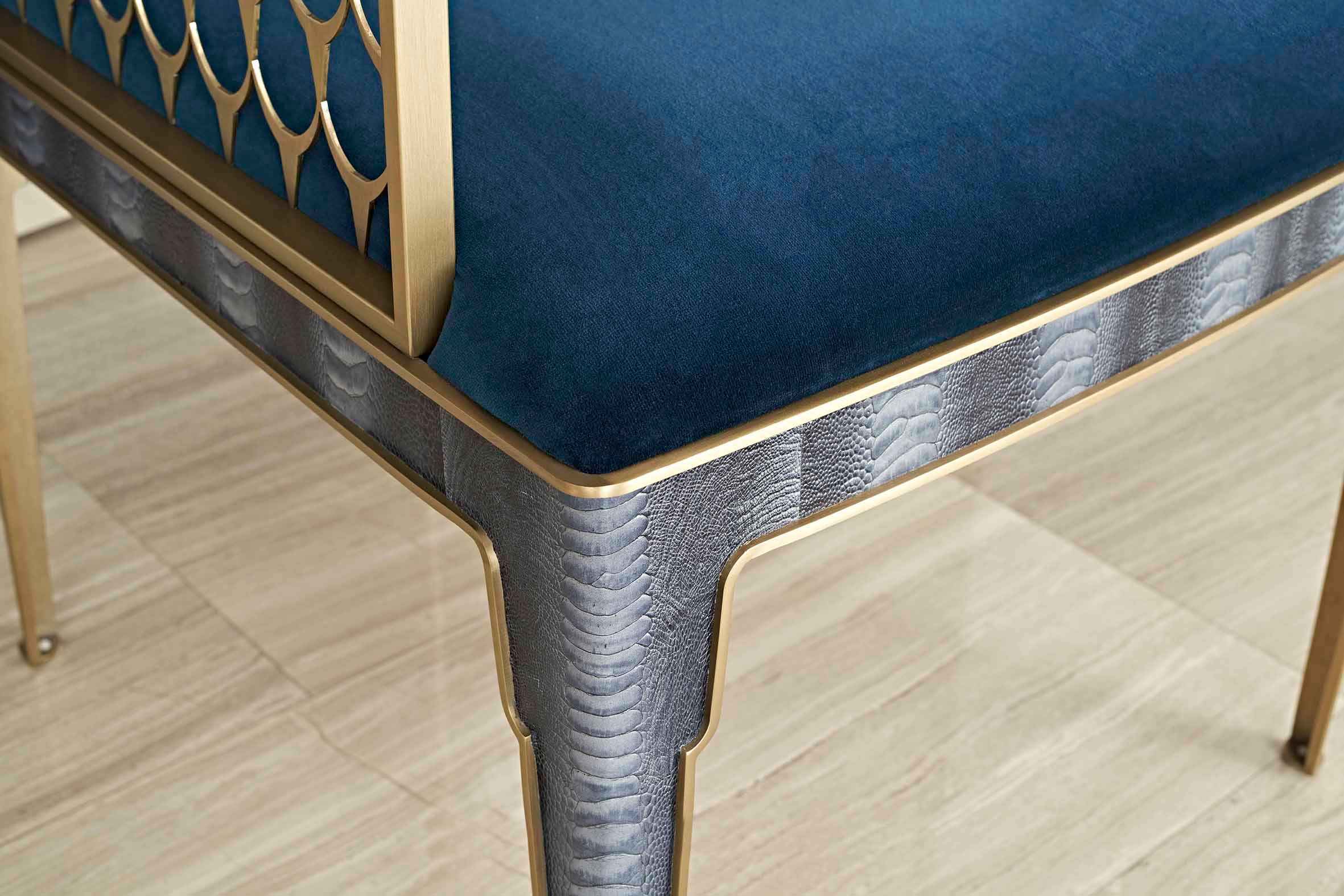 APTV-2838 book chair