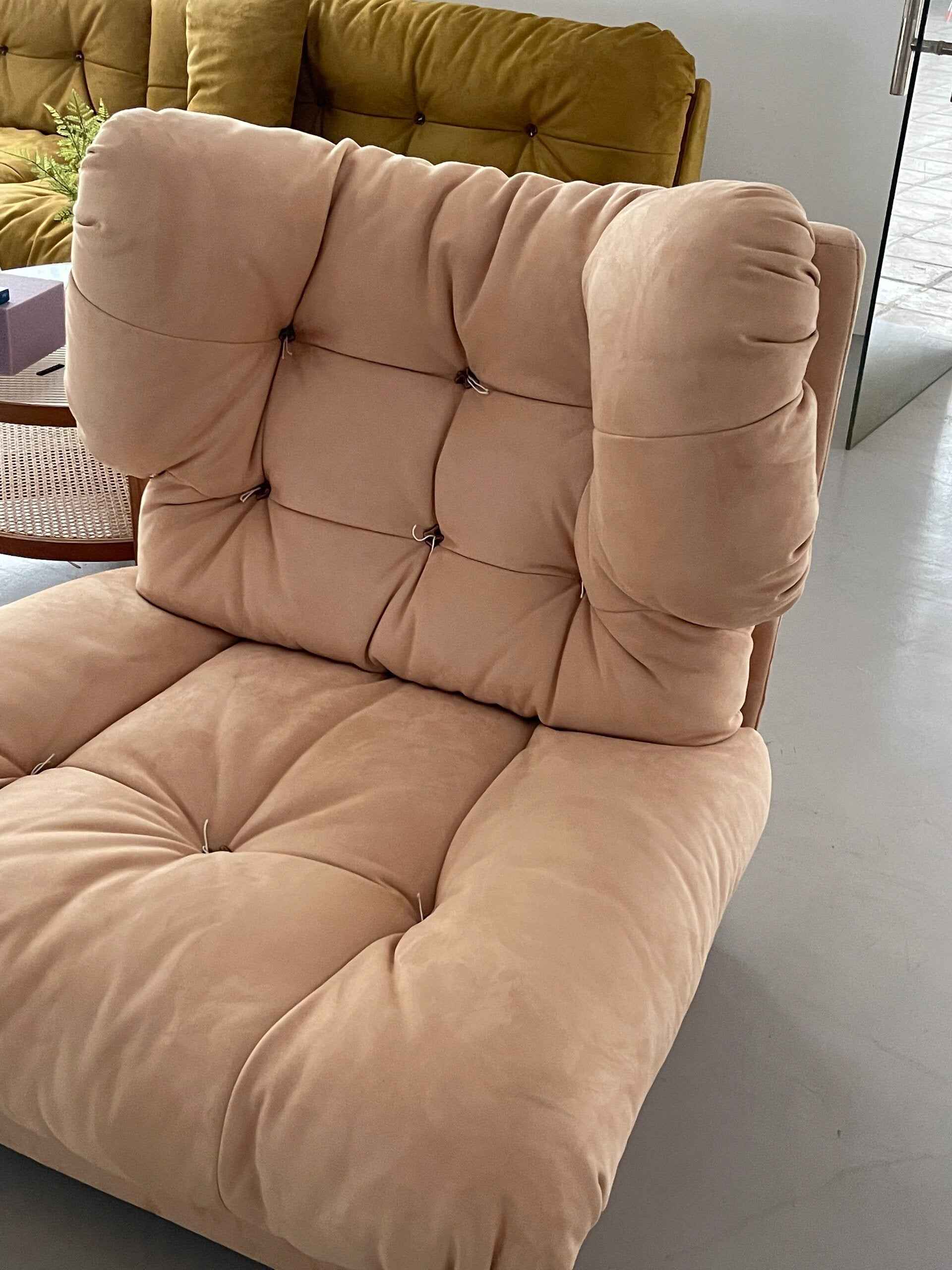 2255 Lounge chair Milano Cloud Swivel Chair