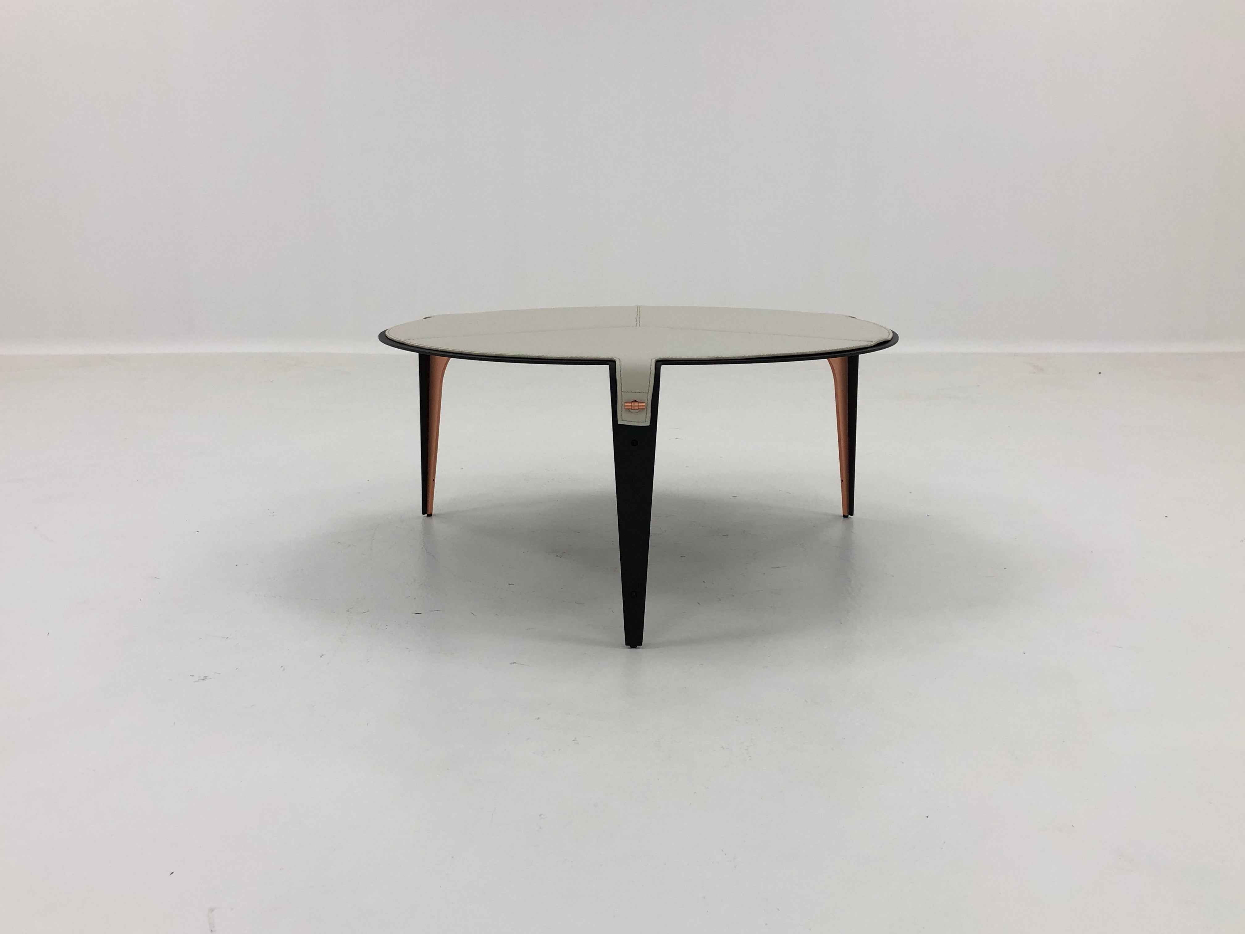 CJ-287 Blade Gentleman's Coffee Table