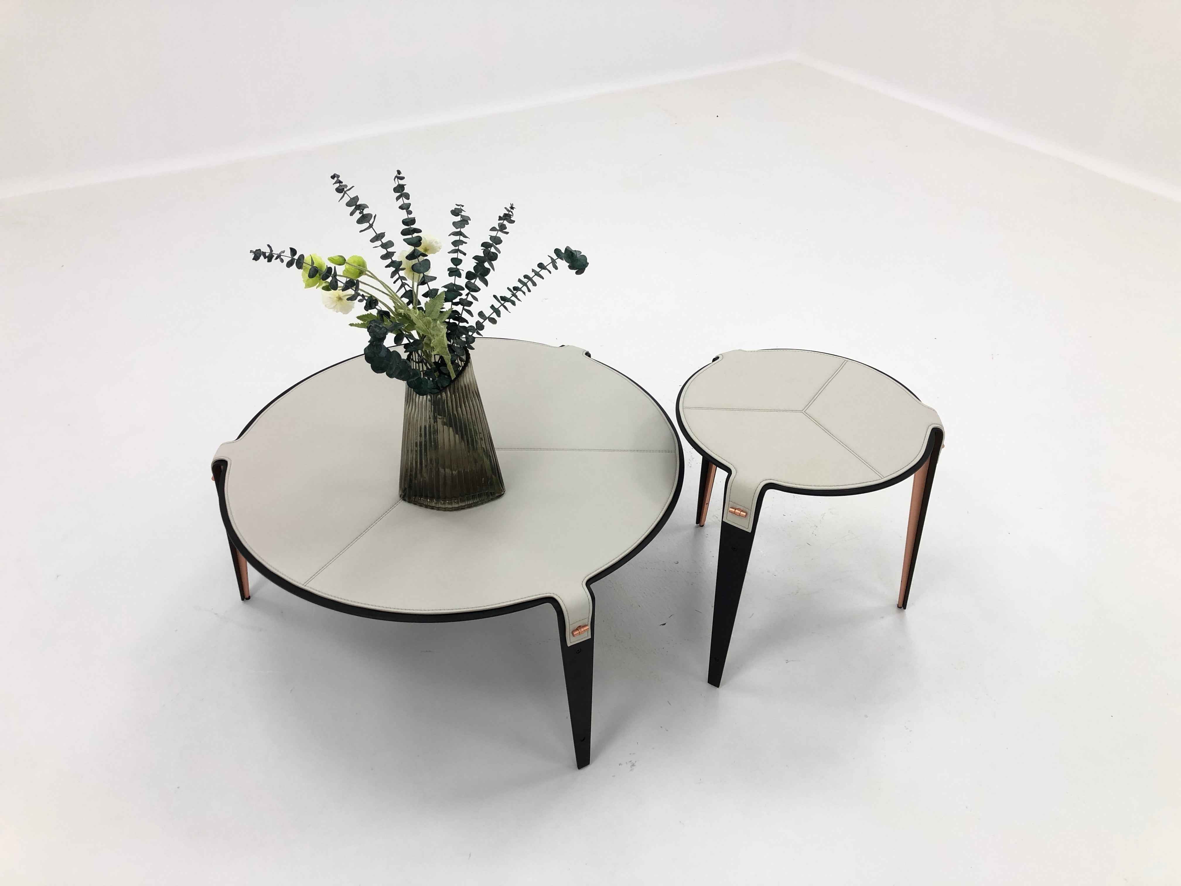 CJ-287 Blade Gentleman's Coffee Table