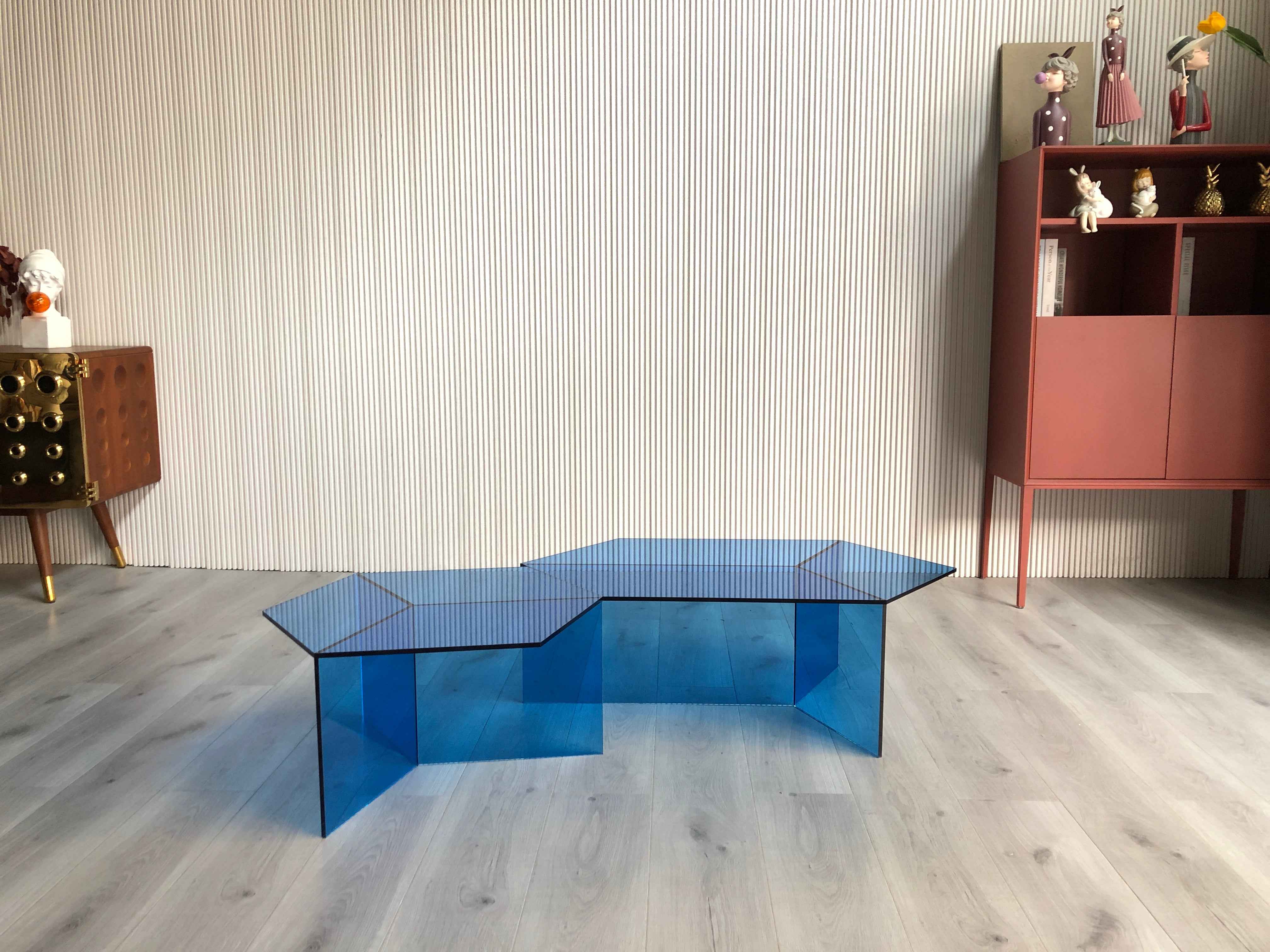 CJ-320 Coffee table