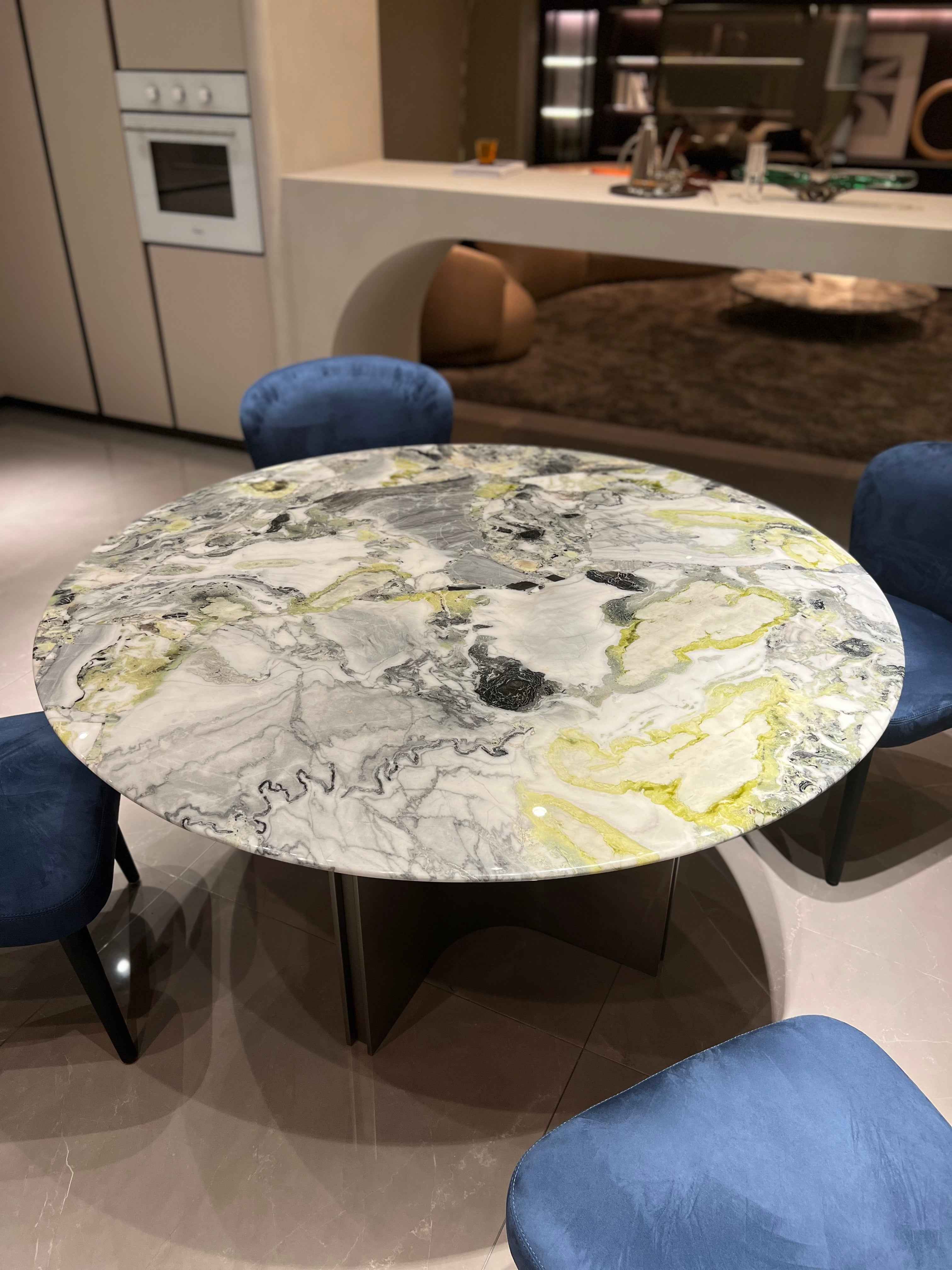 C-807 Minimalism Dining chair