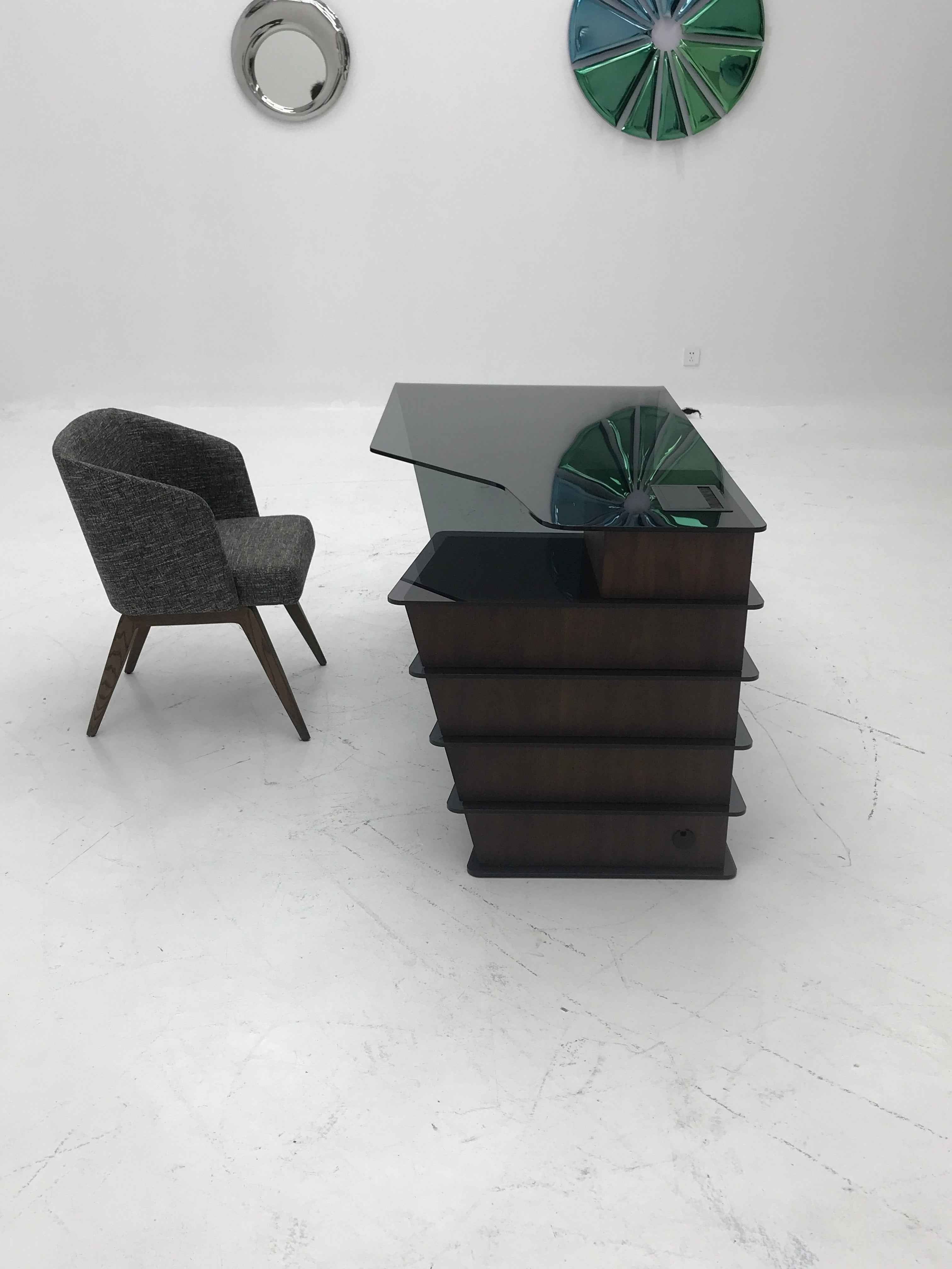 CZ-232 book table