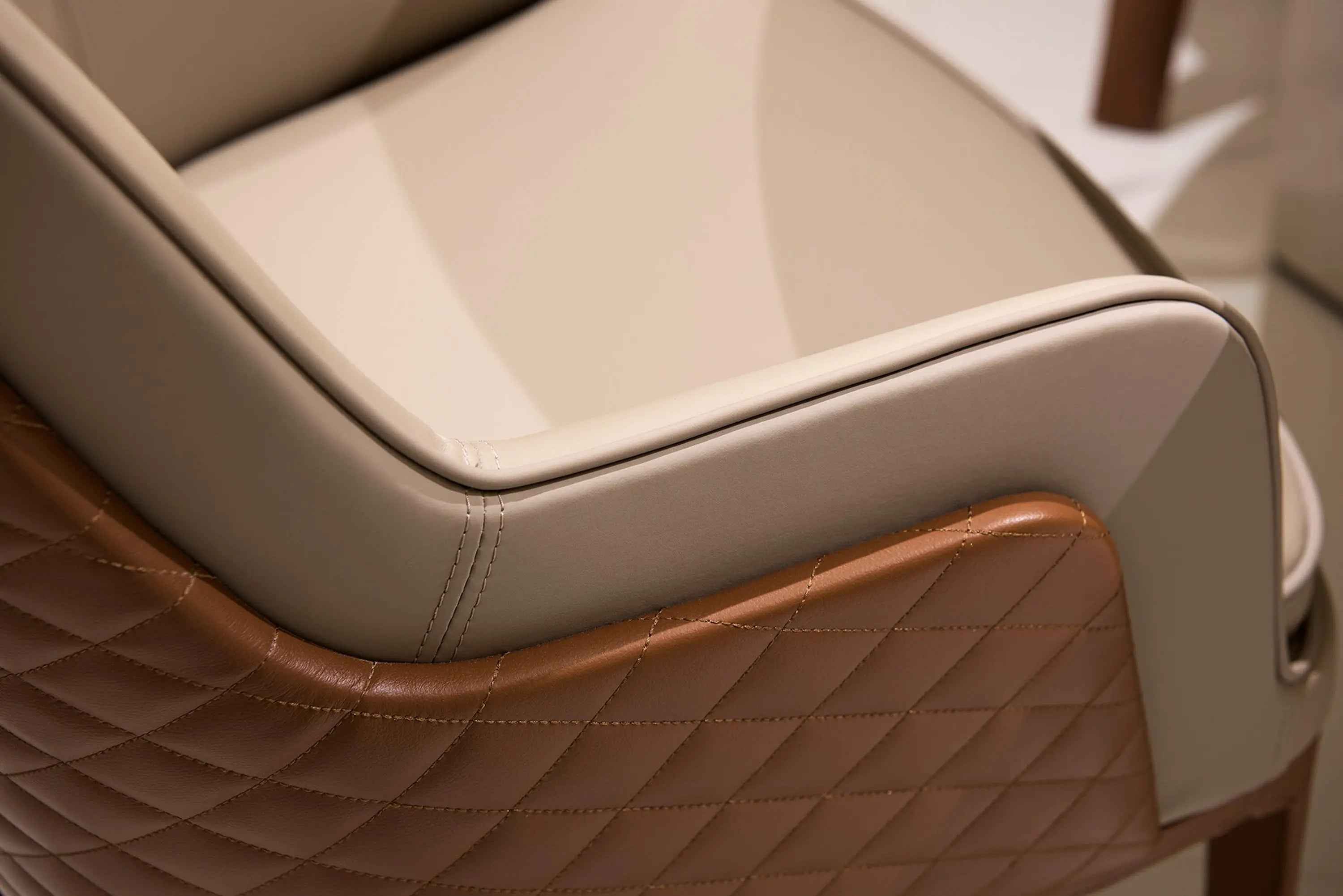 Comfortable and Stylish Dining Chair - Perfect for Any Home W001D5A W001D5B Bentley style Kendal Chair dining chair