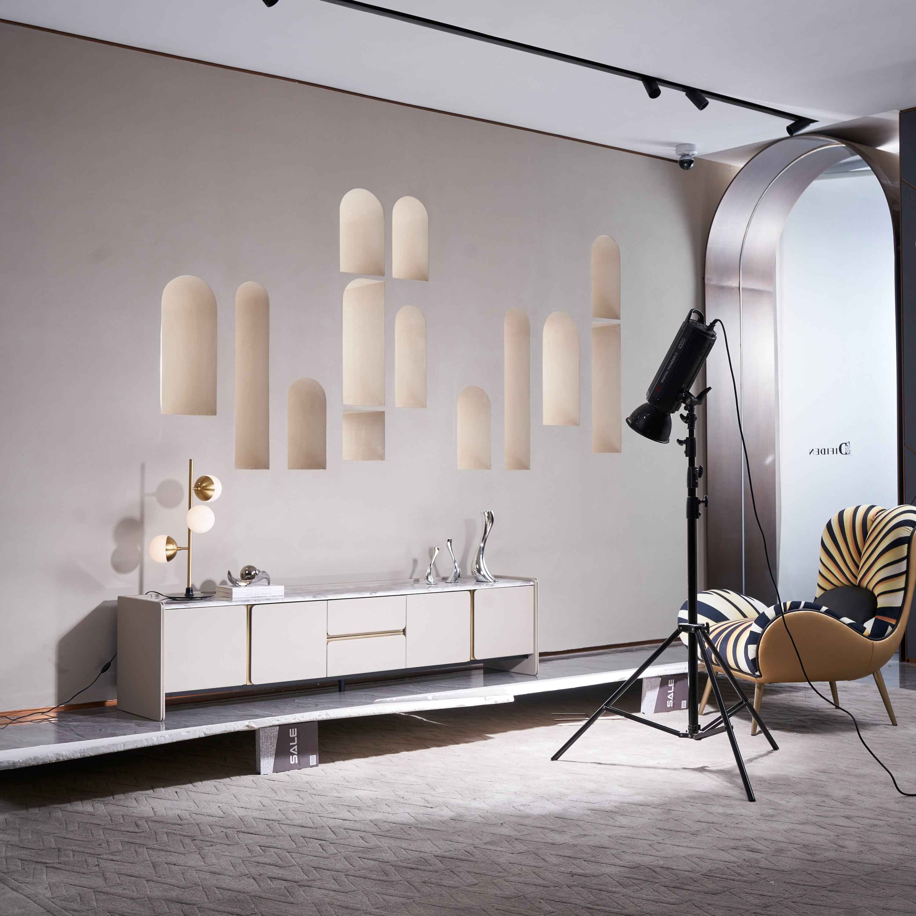 DH-053-1 FLOOR CABINET