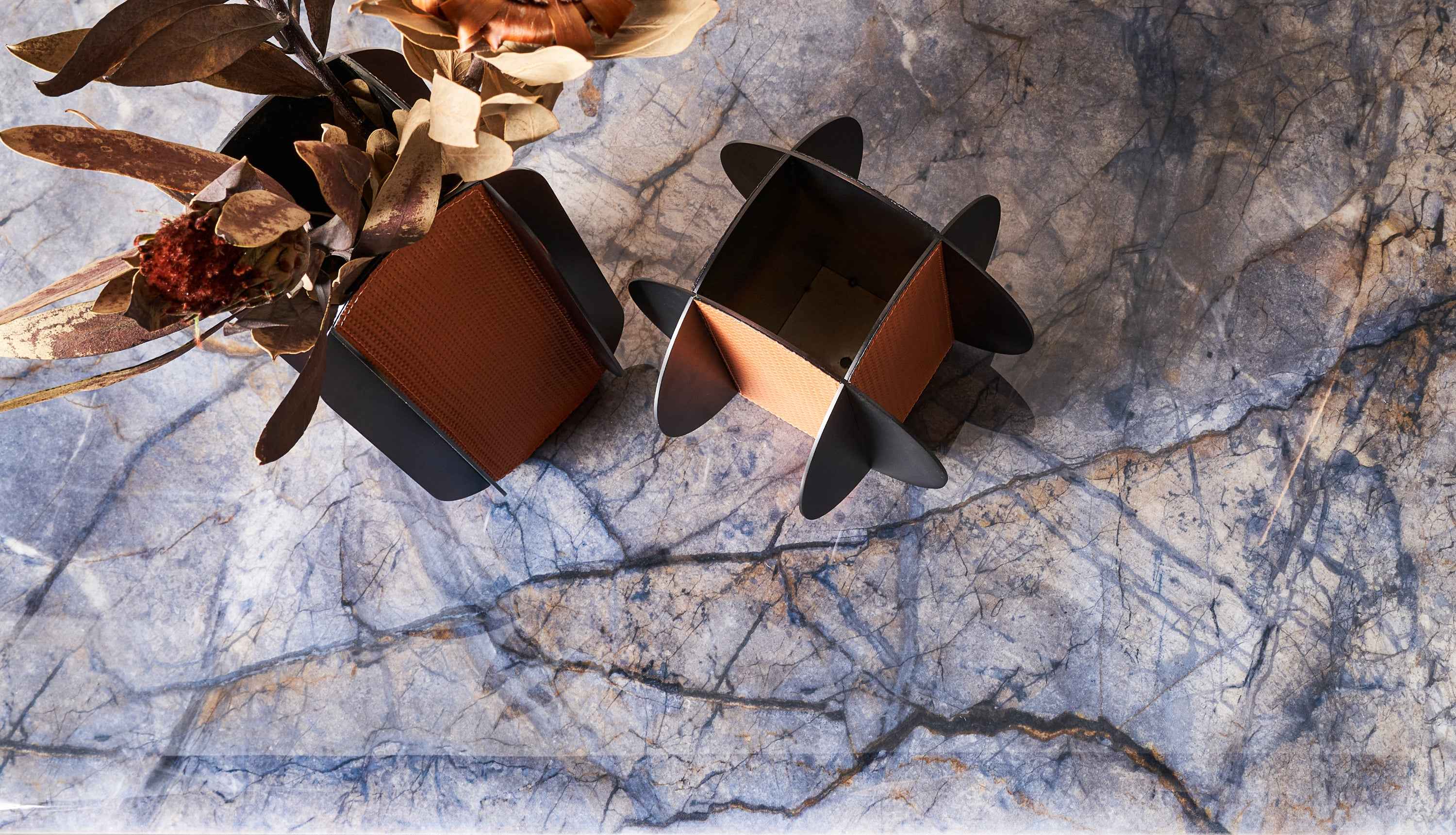 DH3-037-1 FLOOR CABINET