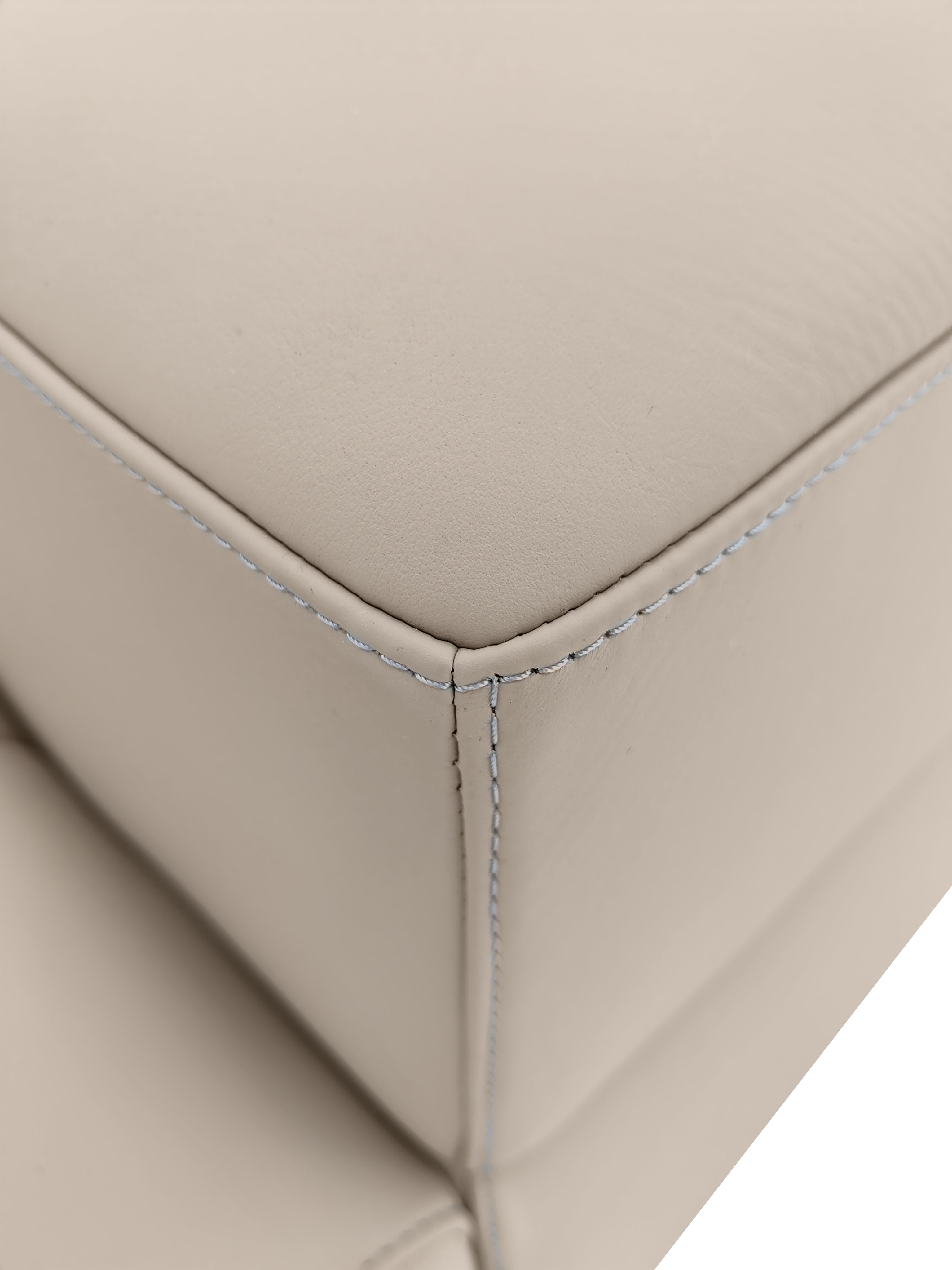 DJ5-076 Four-seater sofa Comfortable and soft to sit on - Chiuchiufurniture