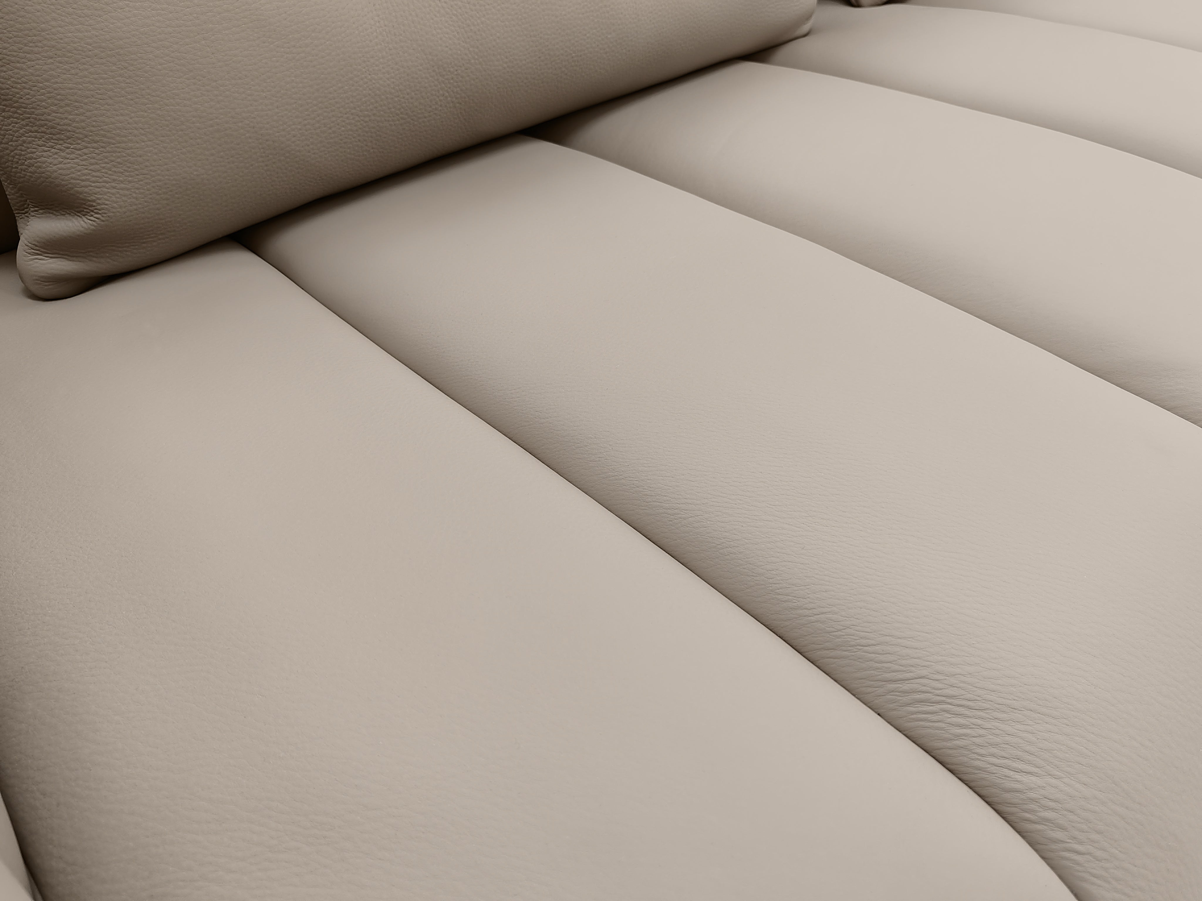 DJ5-076 Four-seater sofa Comfortable and soft to sit on - Chiuchiufurniture