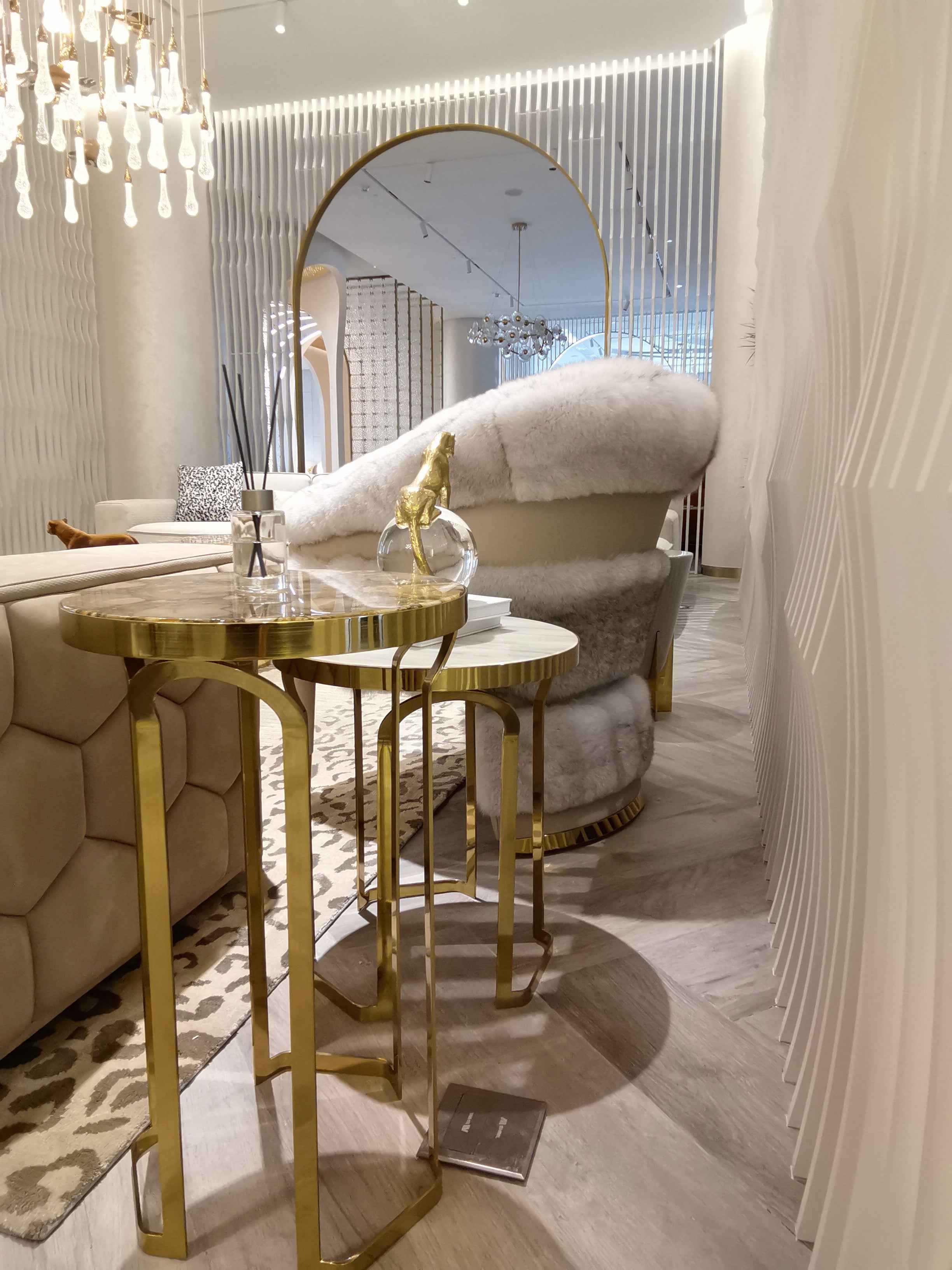 FB119H2RA Small round table