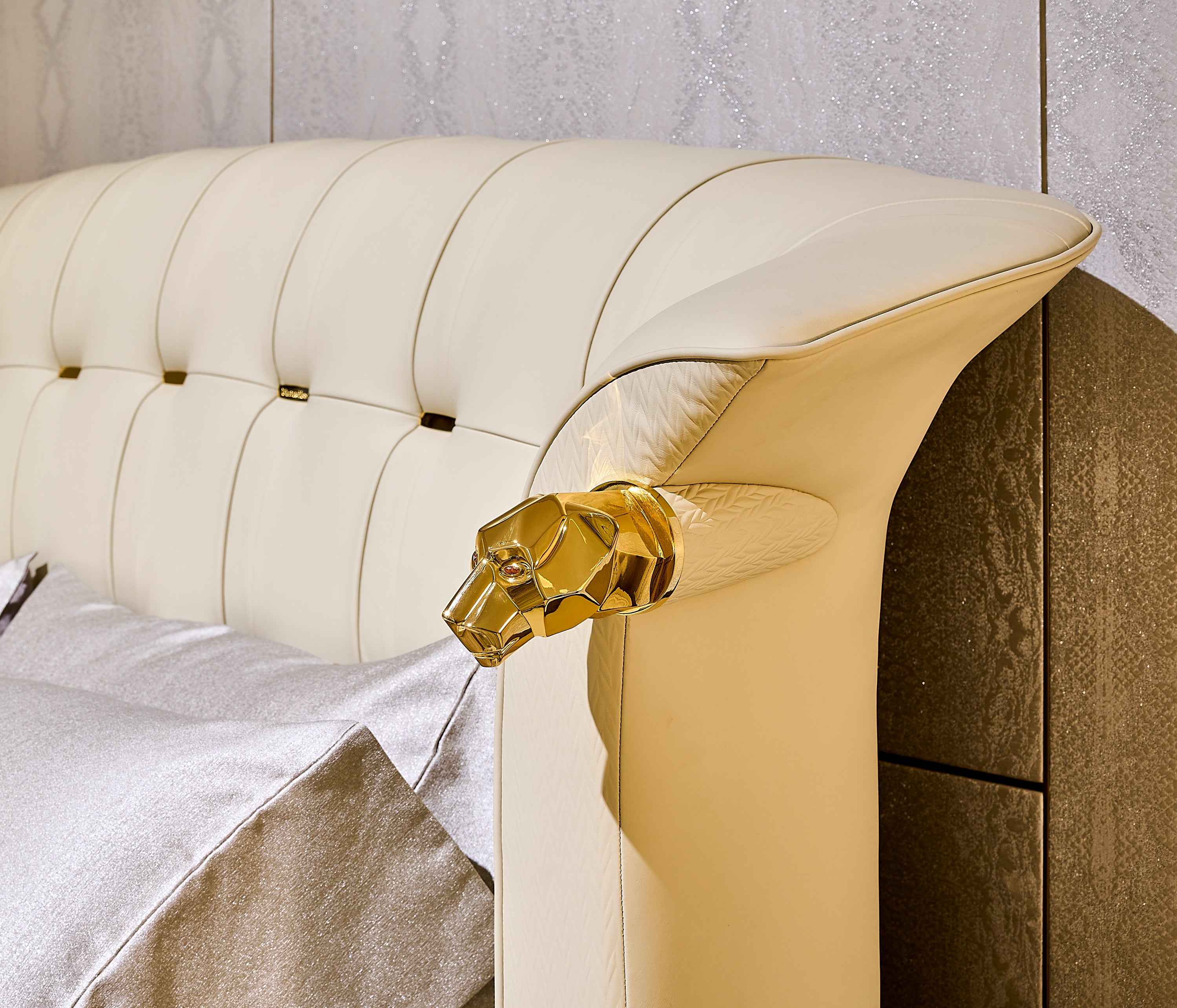 FB205B22B Bedside table