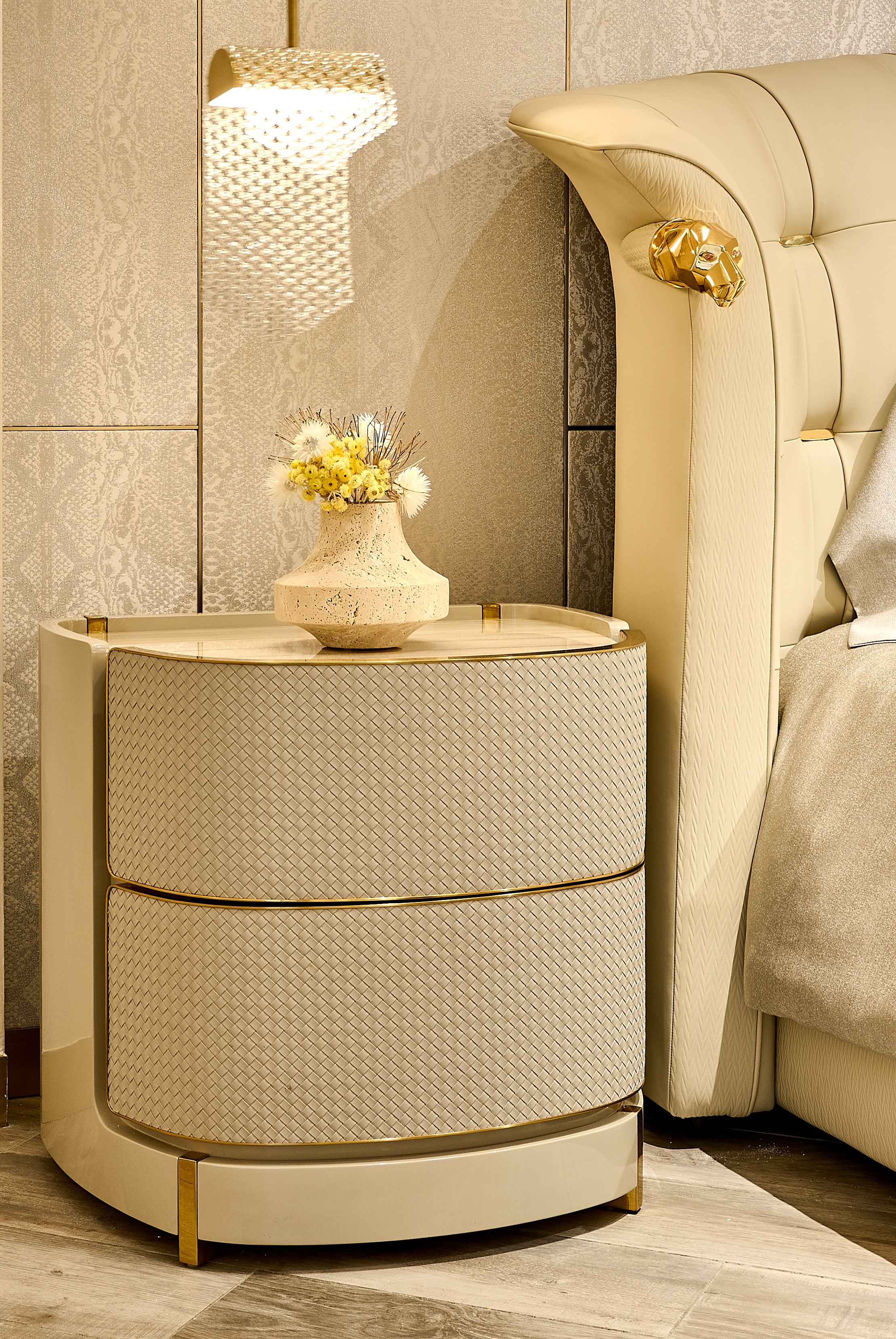 FB205B22B Bedside table