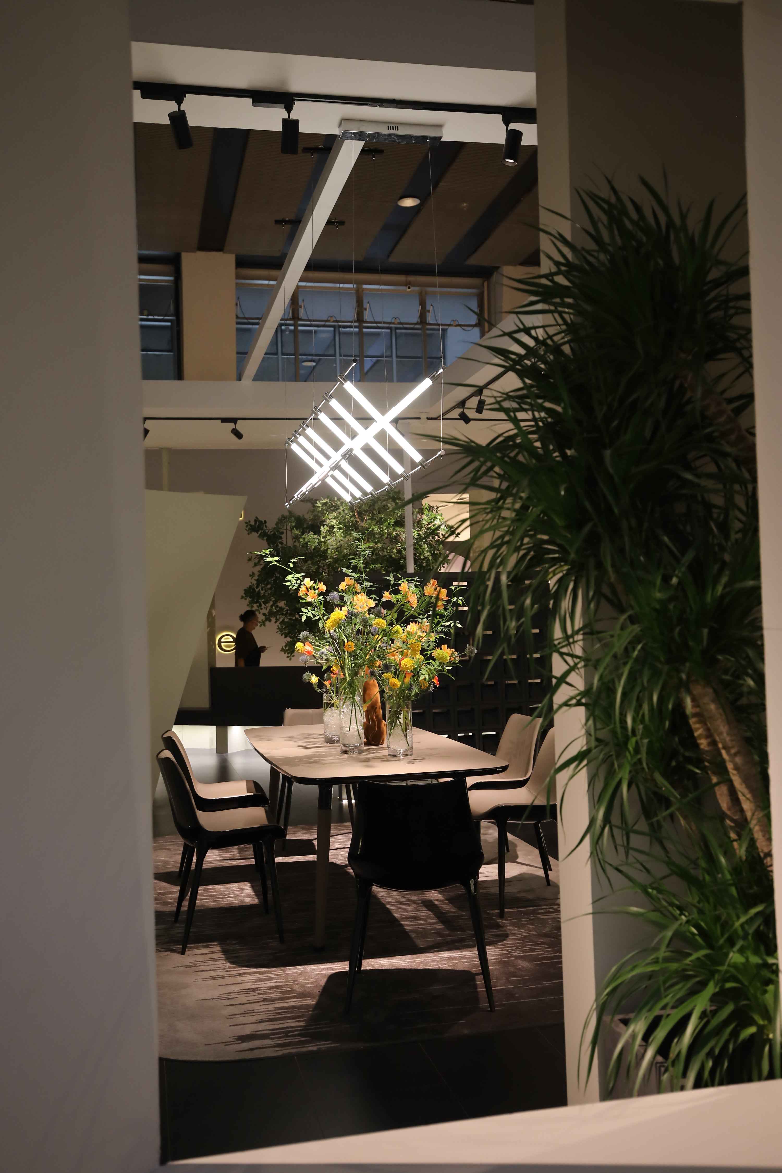 HA3-2308-1 Dining table