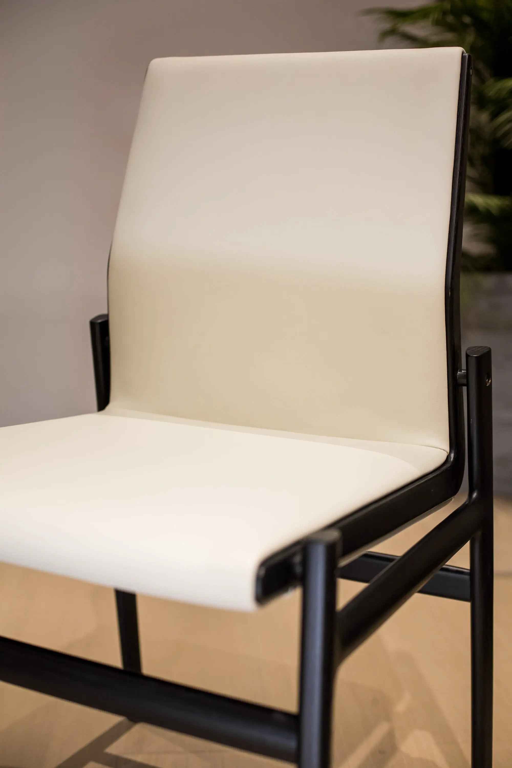 HB3-1903-1 dining chair