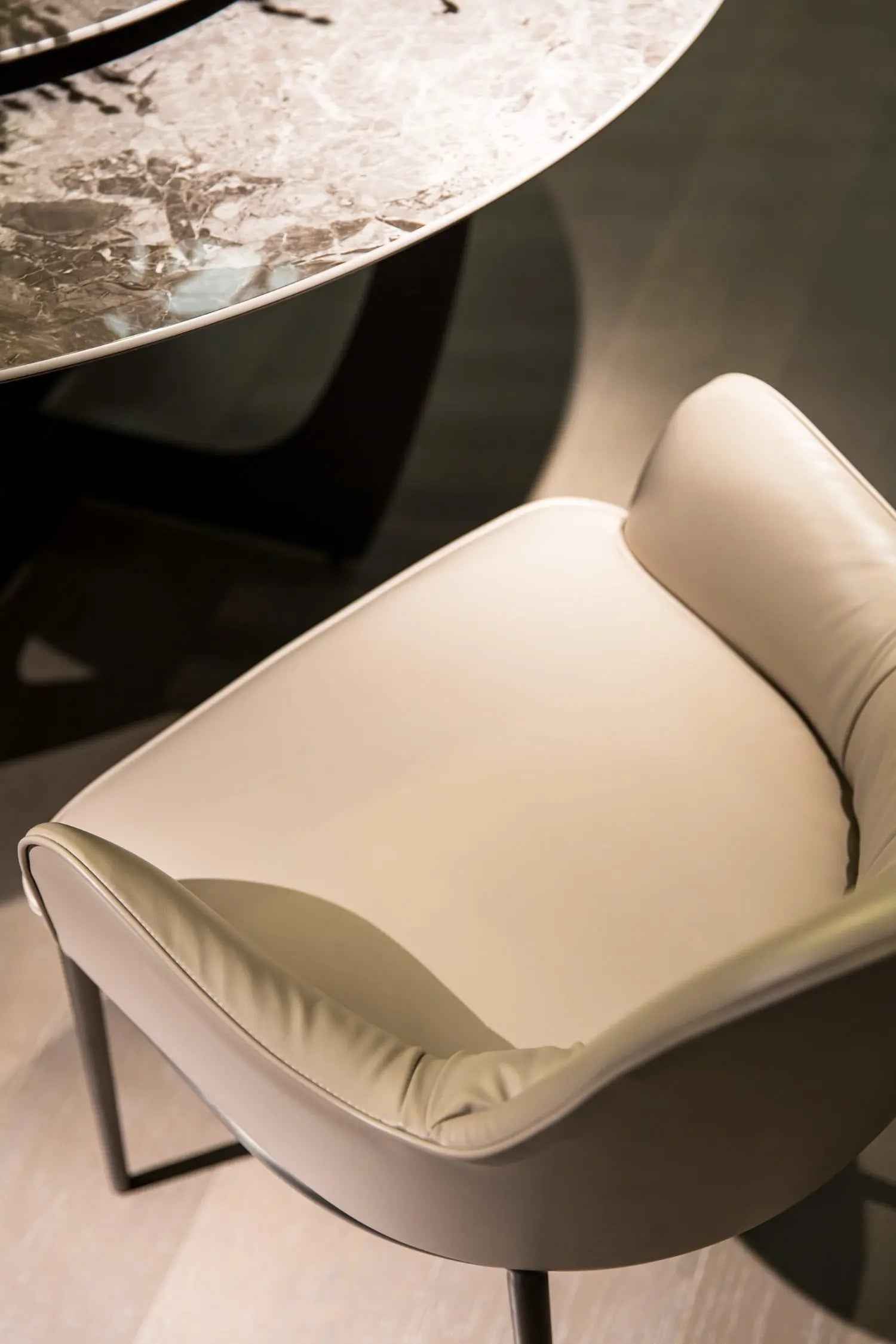 HB3-2067-1 dining chair