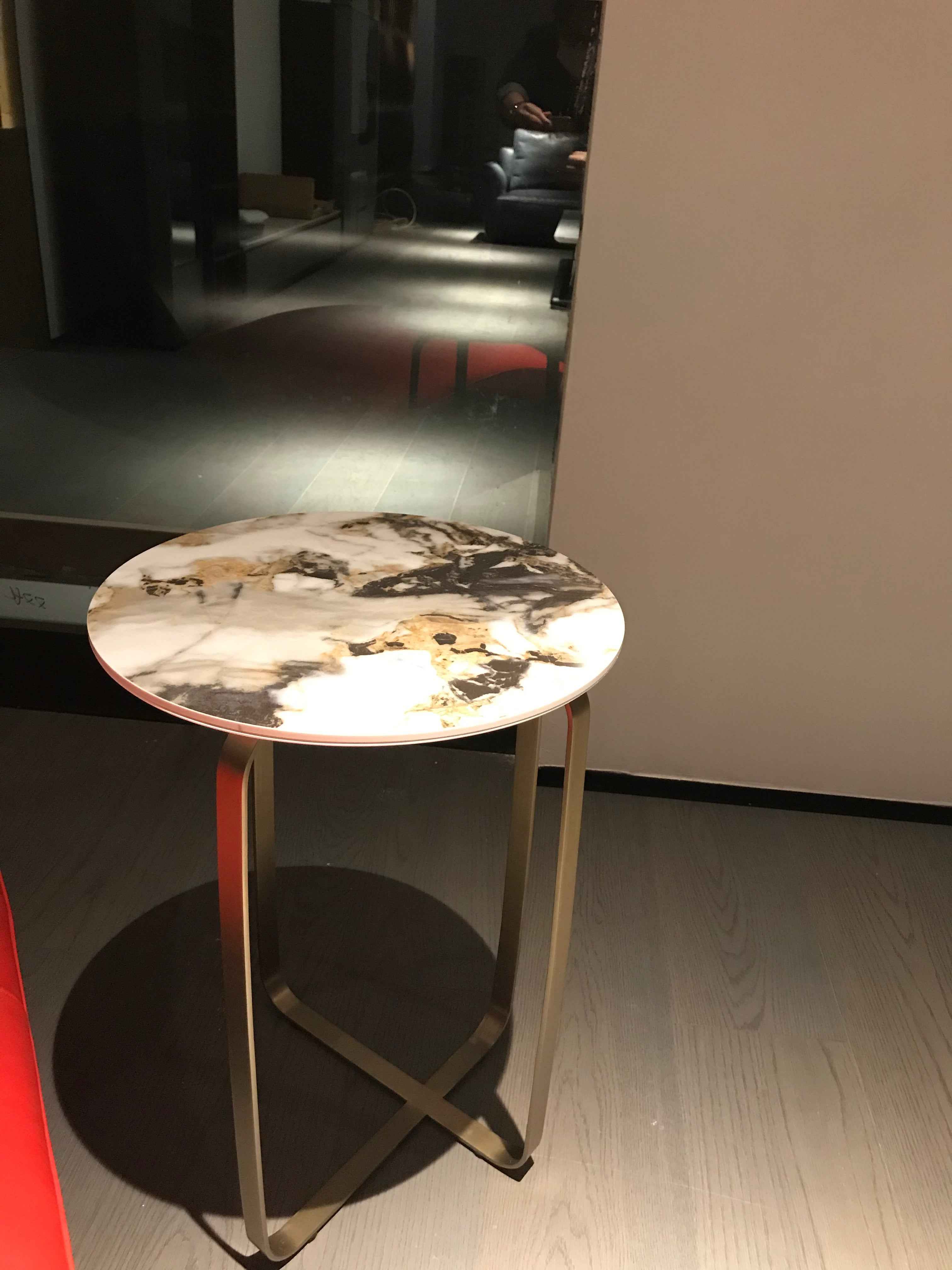 HC-1908-3 Corner Table Modern Design - Stylish Corner Furniture for Contemporary Spaces