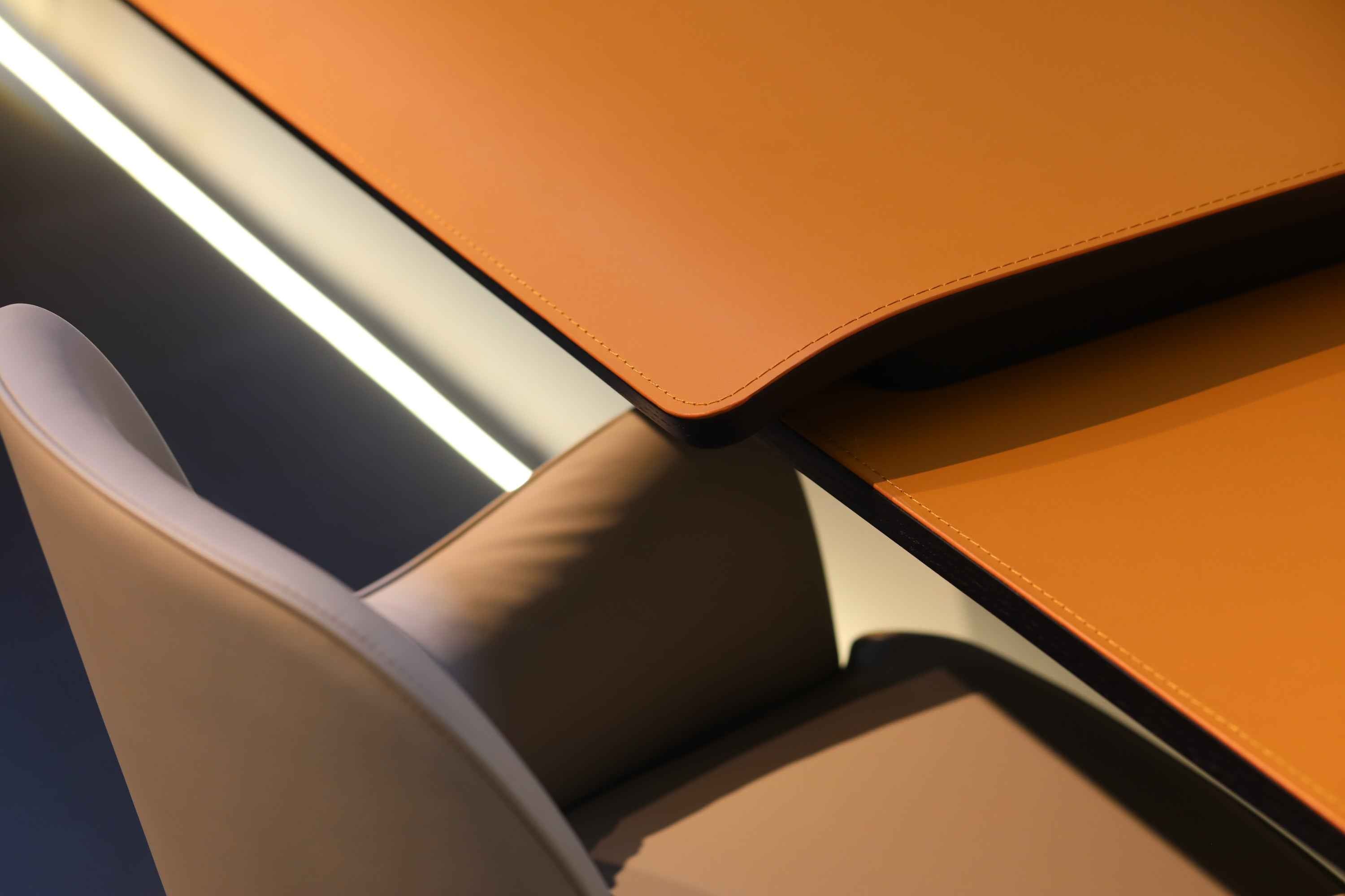 HM3-2313-1 Multifunctional table