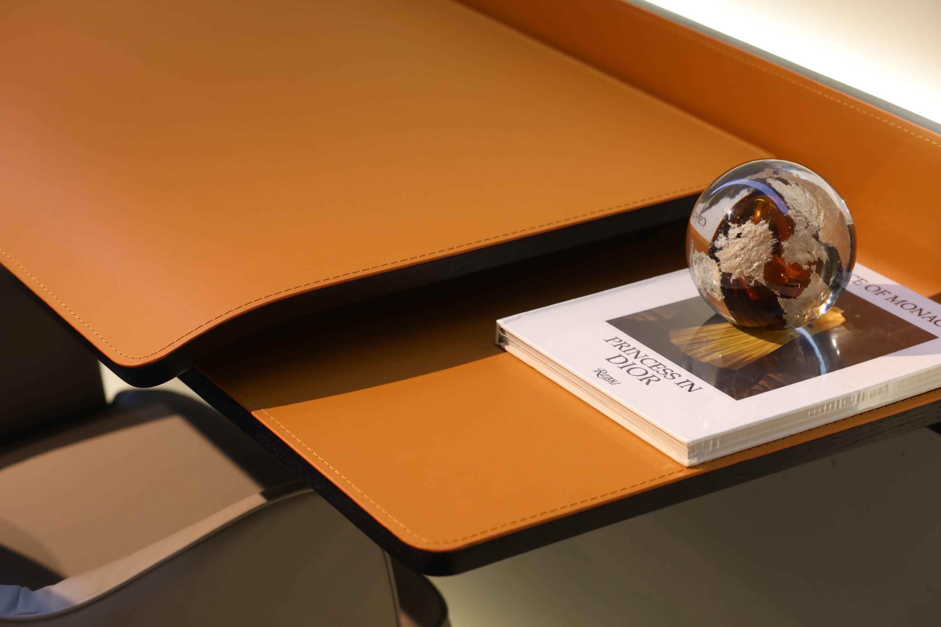 HM3-2313-1 Multifunctional table