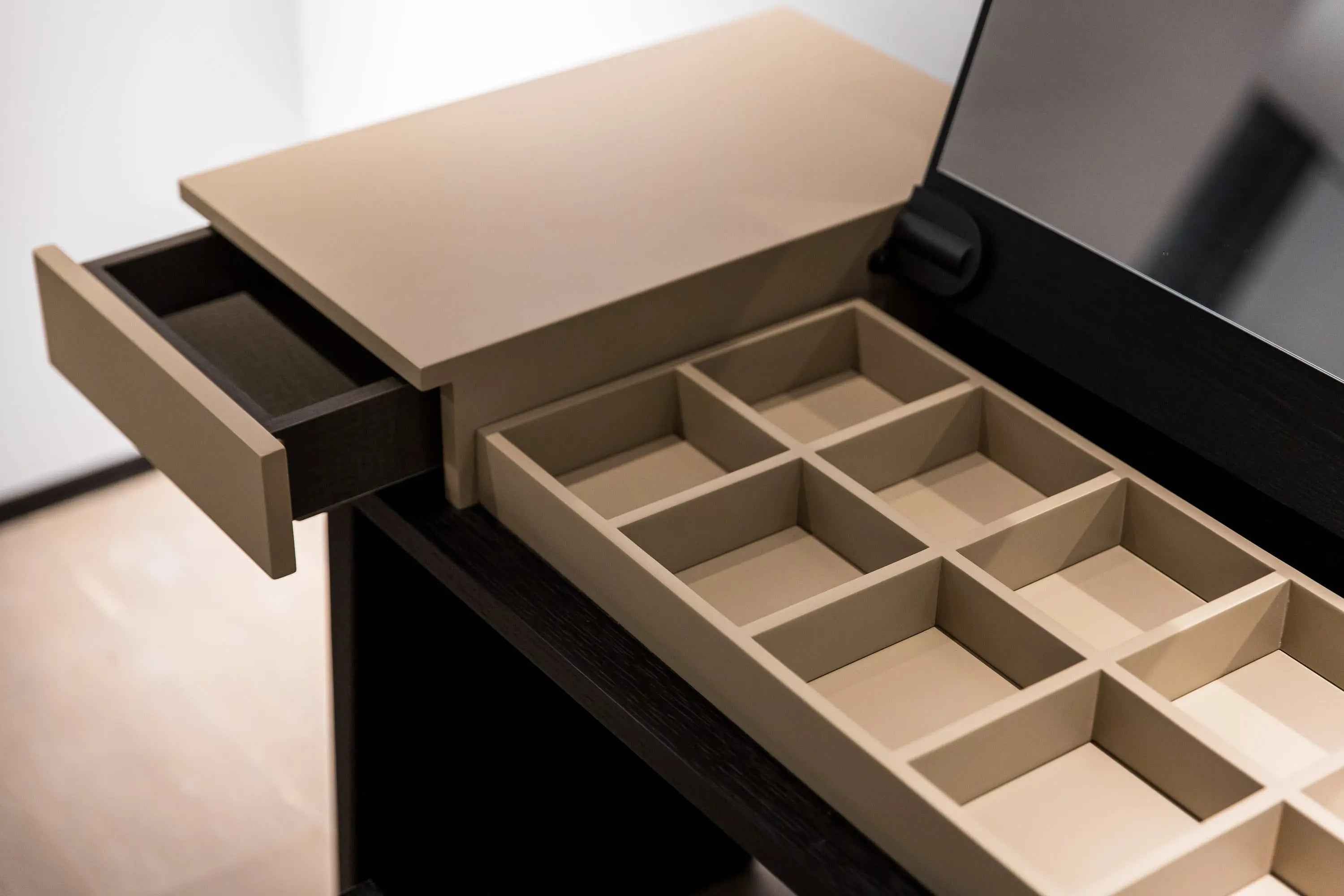 HM5-1676-1 DRESSING TABLE - Stylish and Functional Dressing Table HM5-1676-1