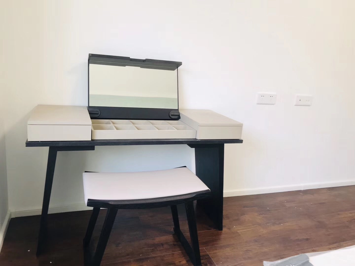 HG3-1687-3 Dressing Stool - Chiuchiufurniture