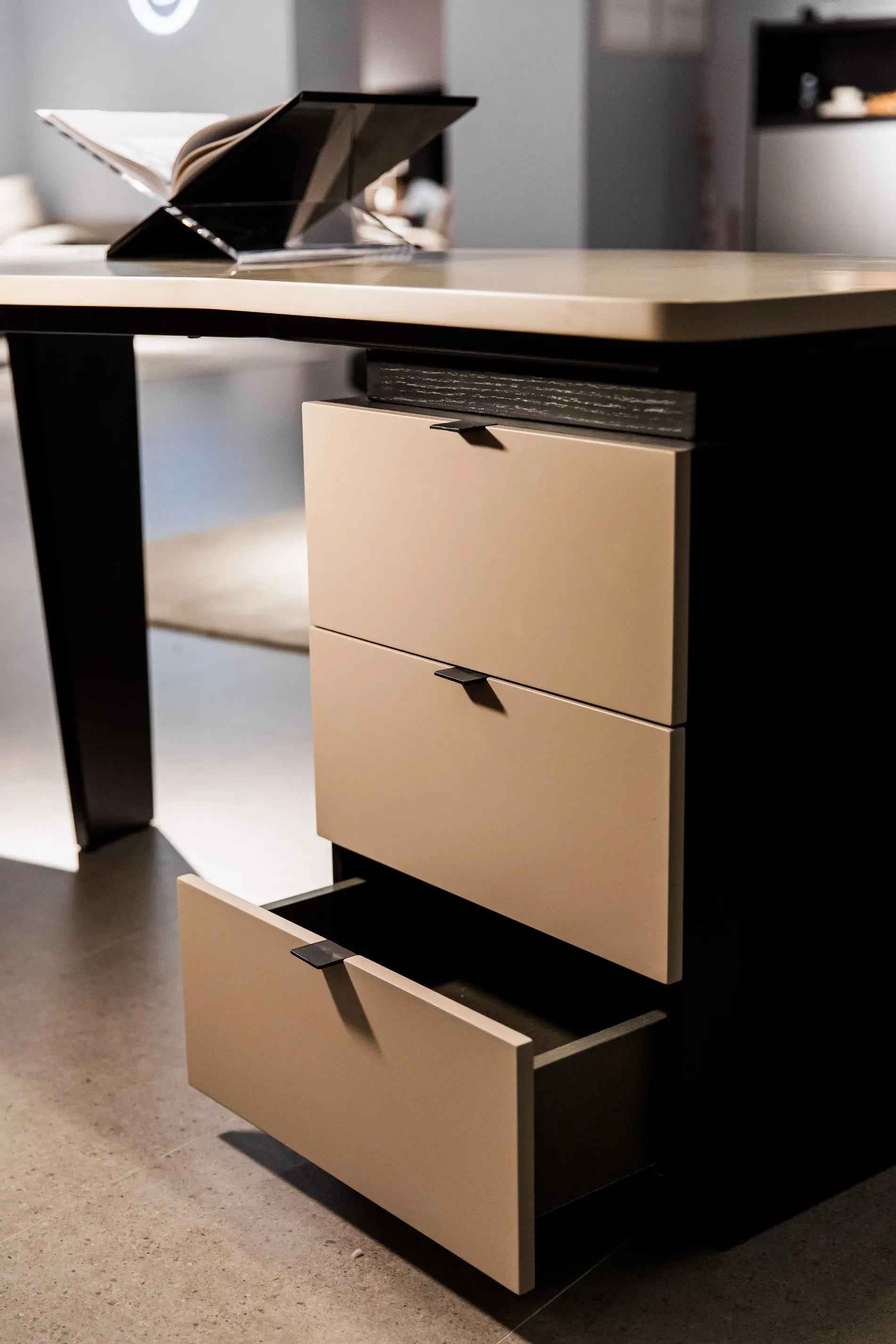 HS-1973 Bookcase Desk - Stylish and Functional Workspace Solution