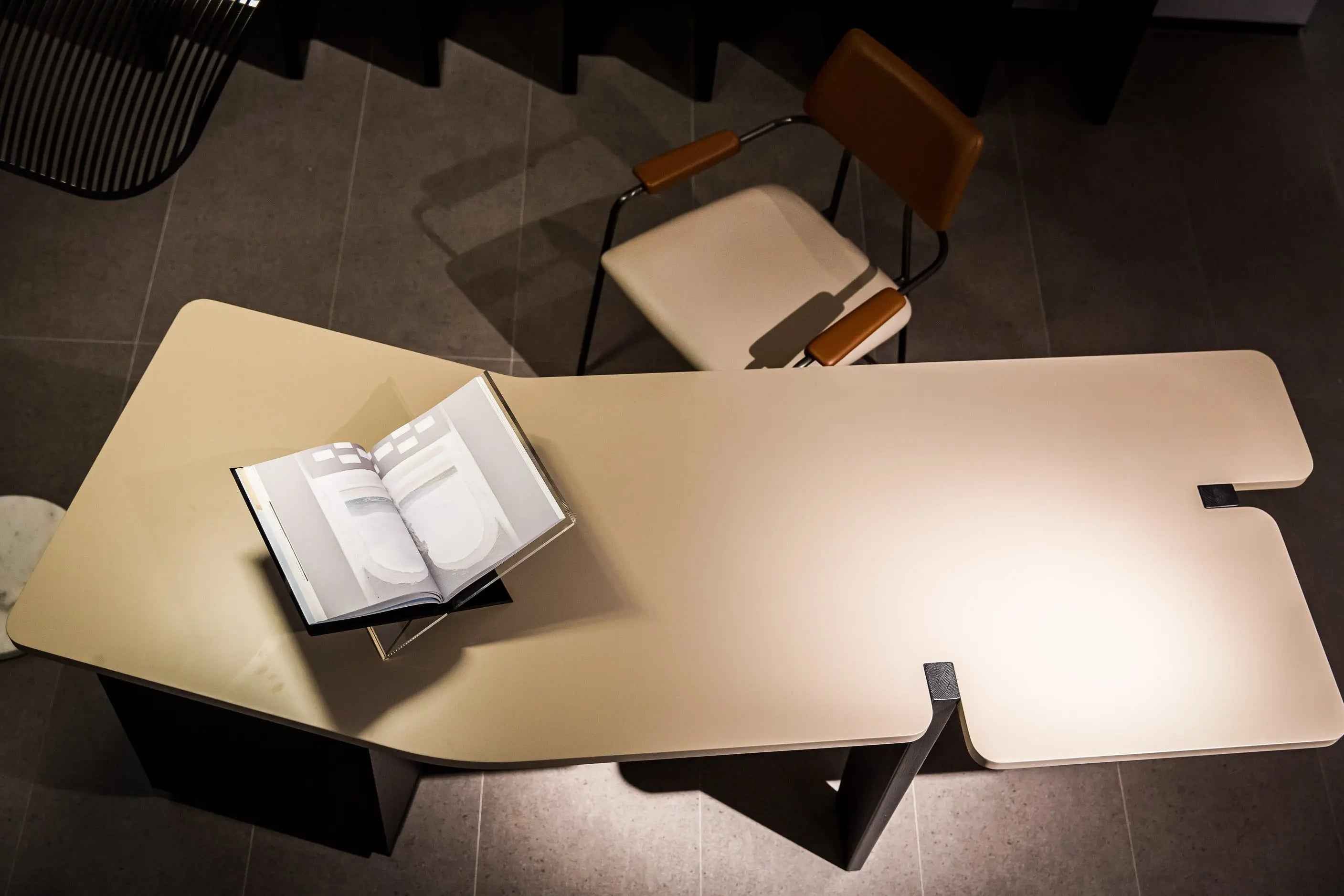 HS-1973 Bookcase Desk - Stylish and Functional Workspace Solution