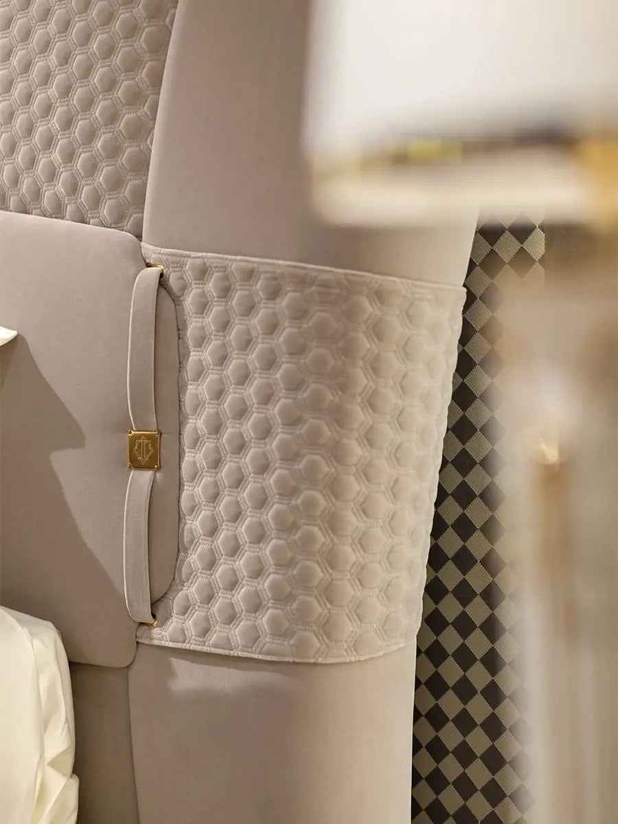 High-Quality Modern Bedroom Bed: Luxury Blend of Fabric Leather W002B10 Turri style Vogue Bed ,Bedroom queen bed, comfortable and soft