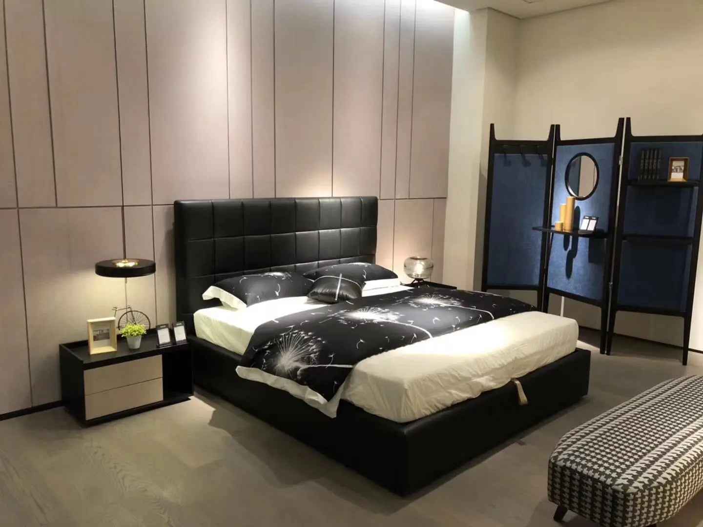 Italian Minimalist Checkered KB-VVCASA-BED-VX1-1691-1 Bed