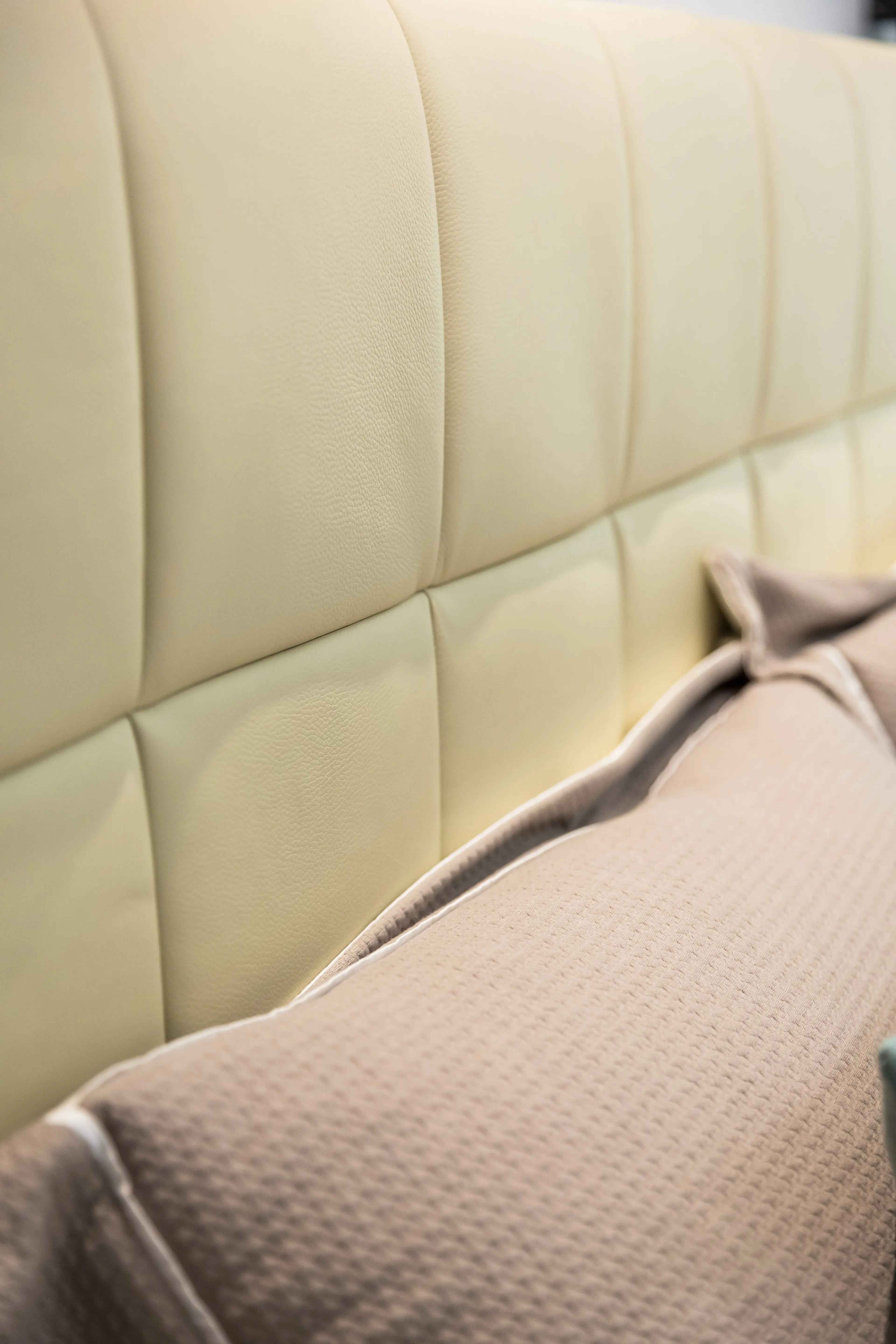 Italian Minimalist Checkered KB-VVCASA-BED-VX1-1691-1 Bed