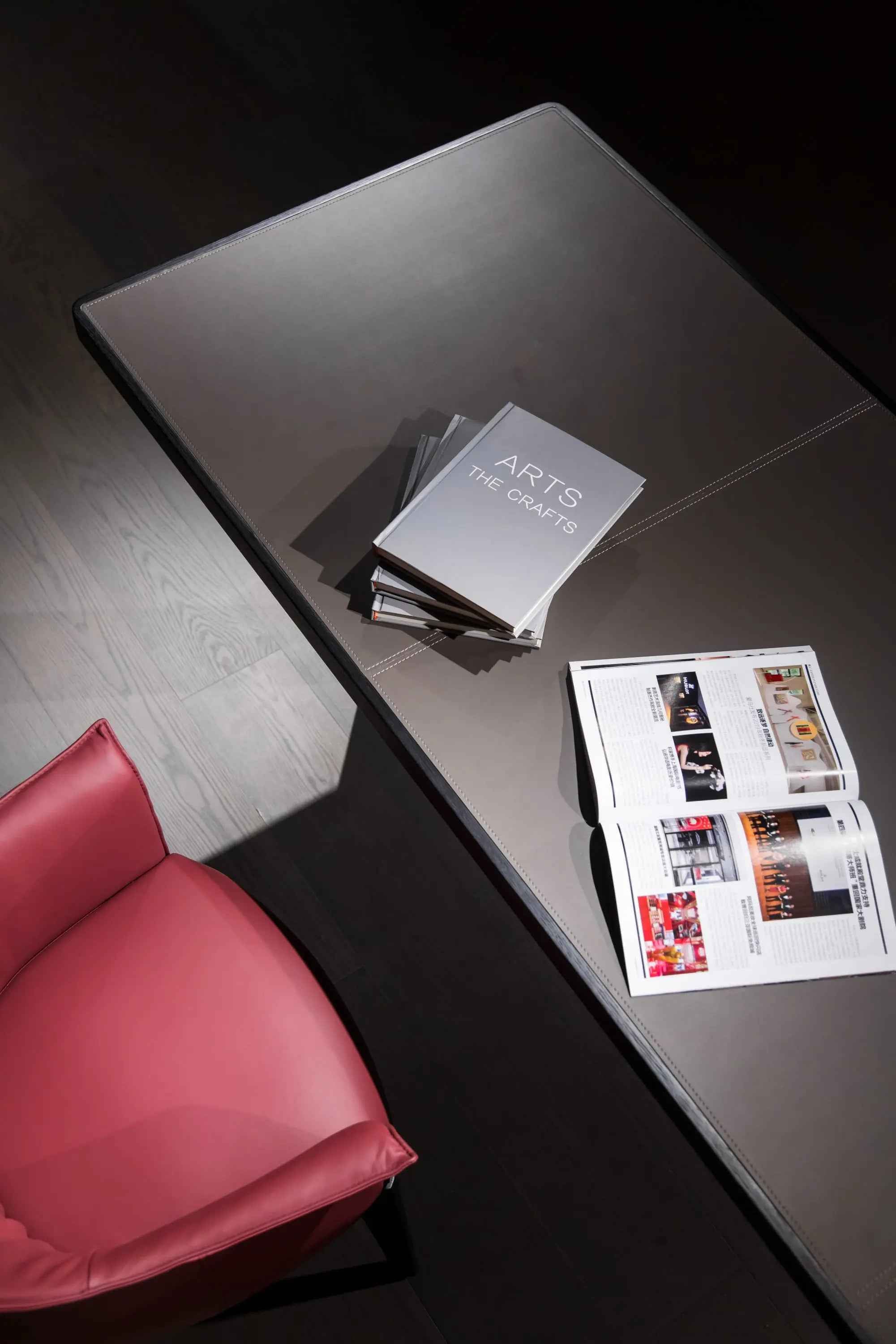 Italian Minimalist Leather Desk HS-2018-1