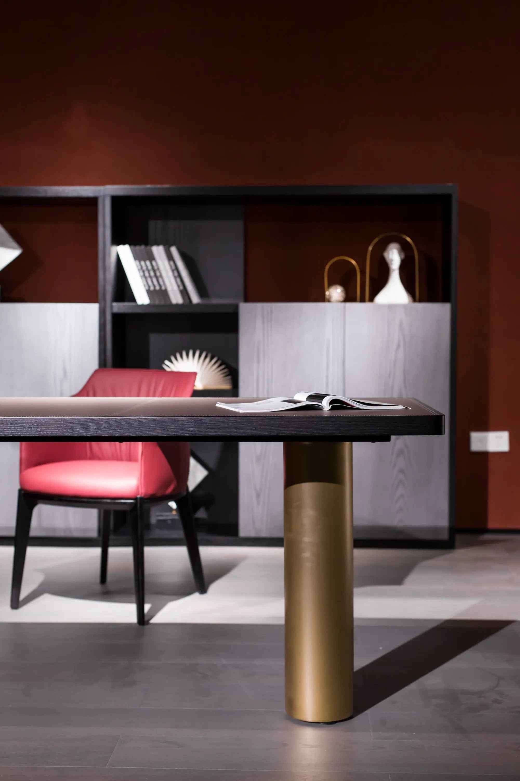 Italian Minimalist Leather Desk HS-2018-1