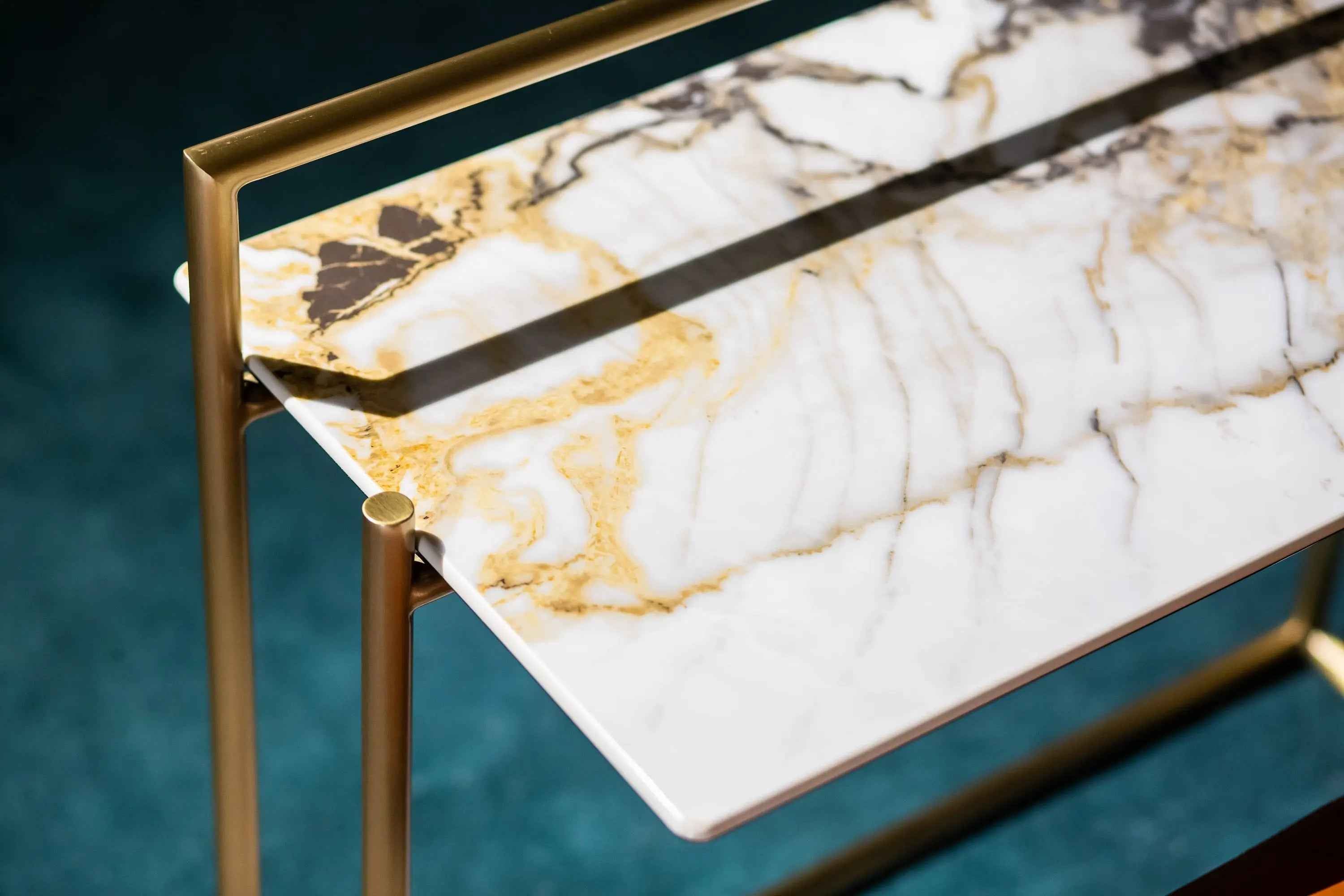 Italian Stainless Steel Plate HC1919-7 Corner Table