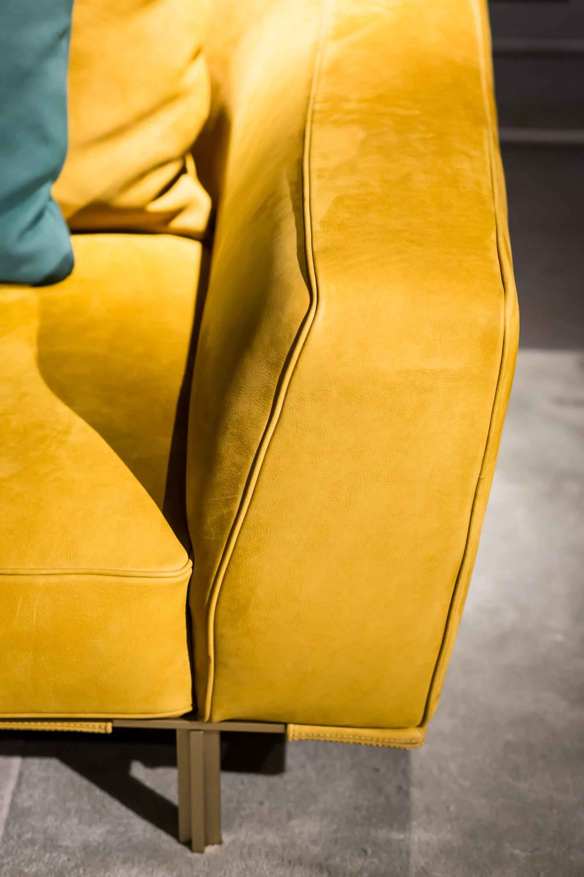 Italian minimalist home quality all leather sofa VJ5-1901 sofa