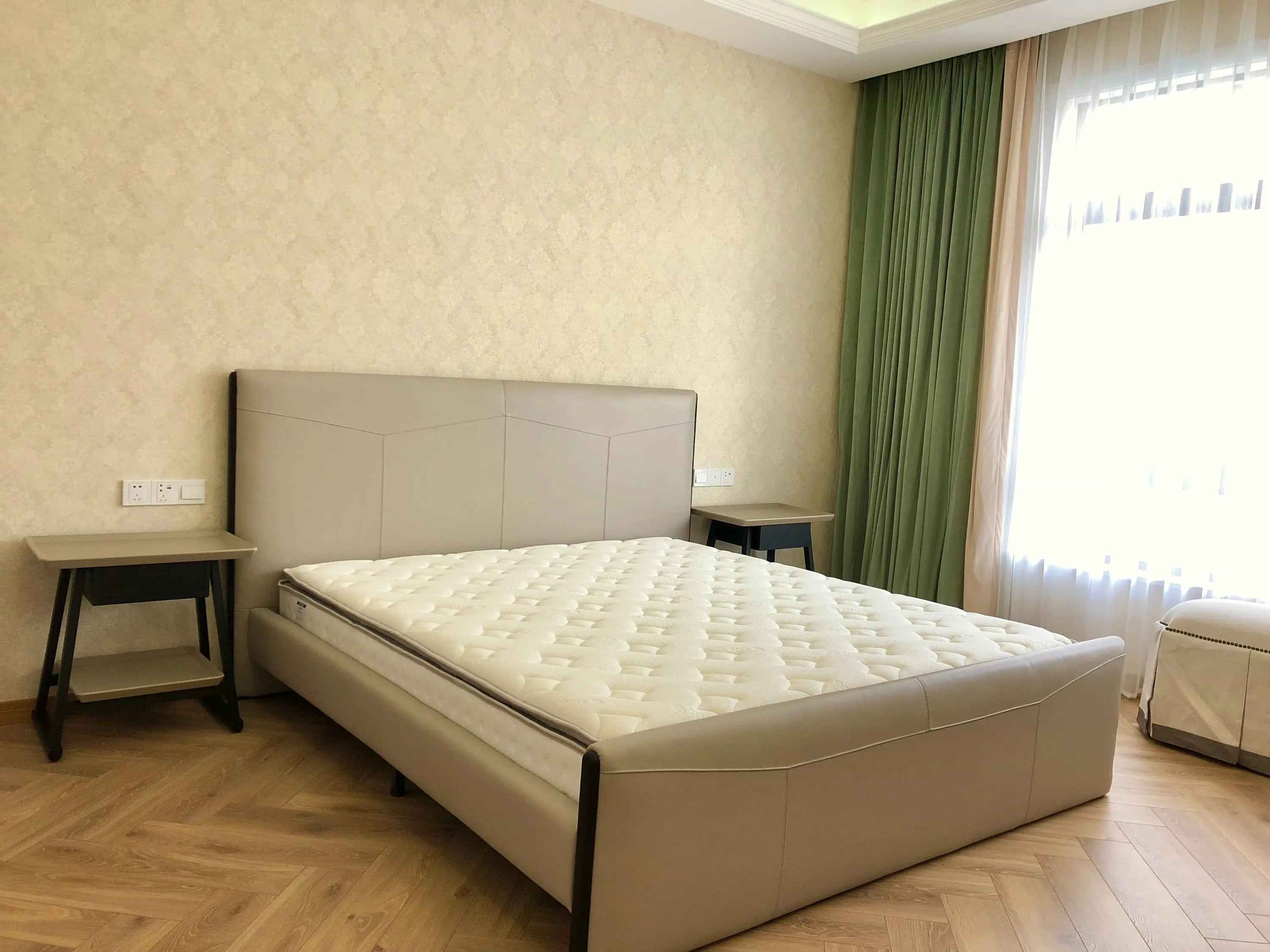 KB-VVCASA-BED-VX5-1676-1 Bed - Stylish and Comfortable Design