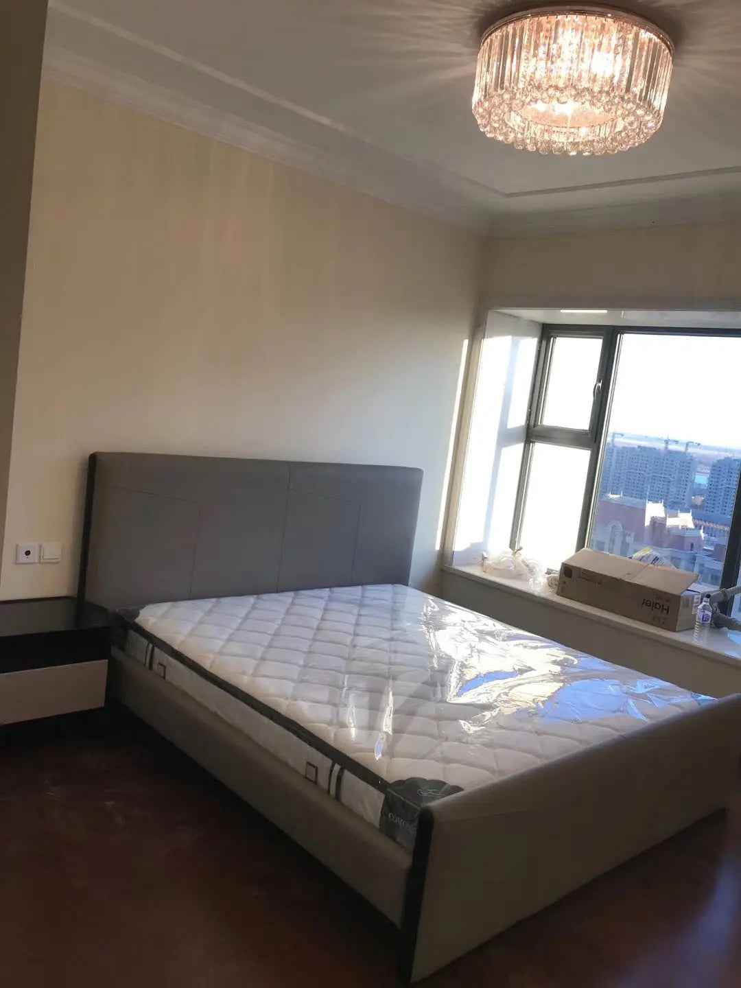 KB-VVCASA-BED-VX5-1676-1 Bed - Stylish and Comfortable Design