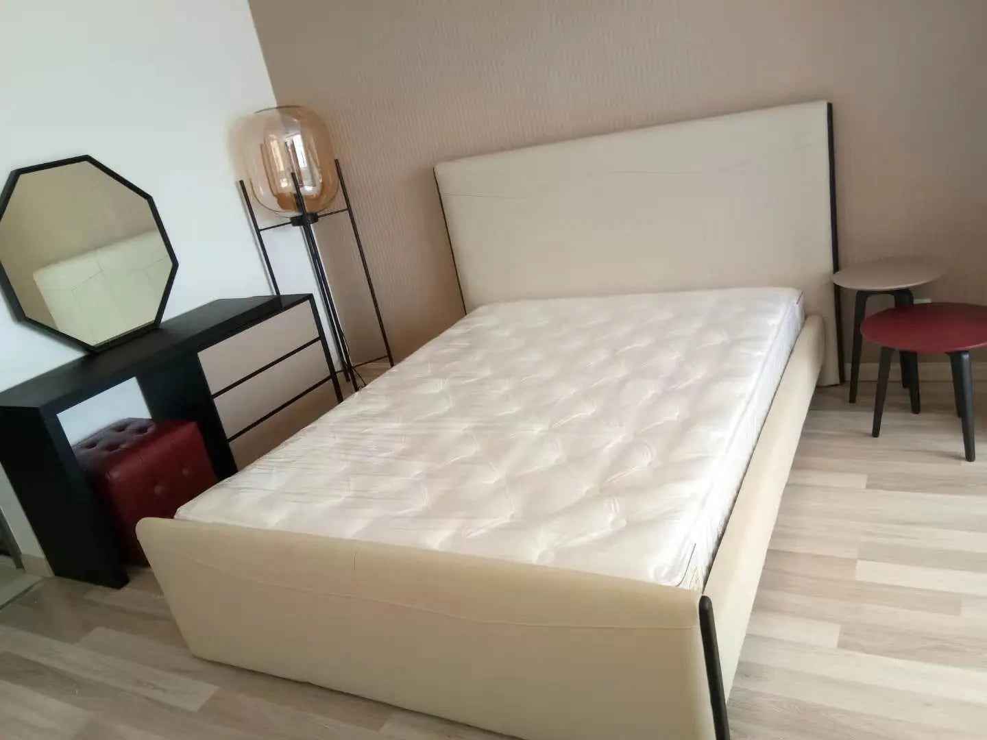 KB-VVCASA-BED-VX5-1676-1 Bed - Stylish and Comfortable Design