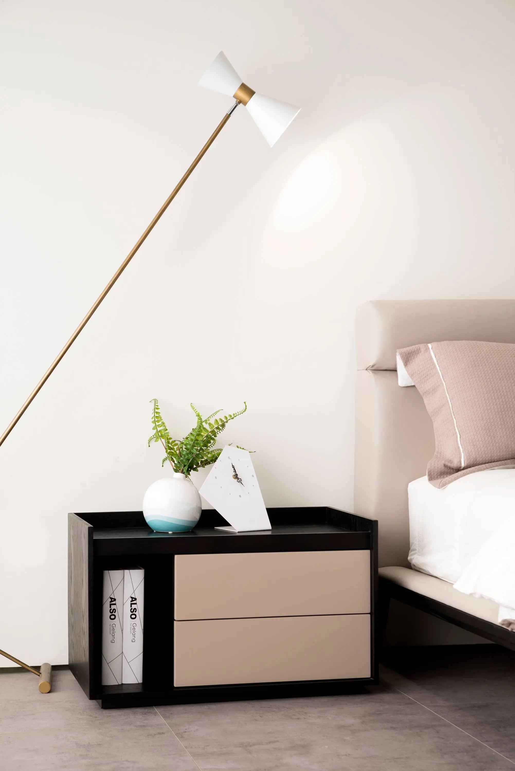 Luxe Leather KB-VVCASA-BED-VX1-1779-1 Bed