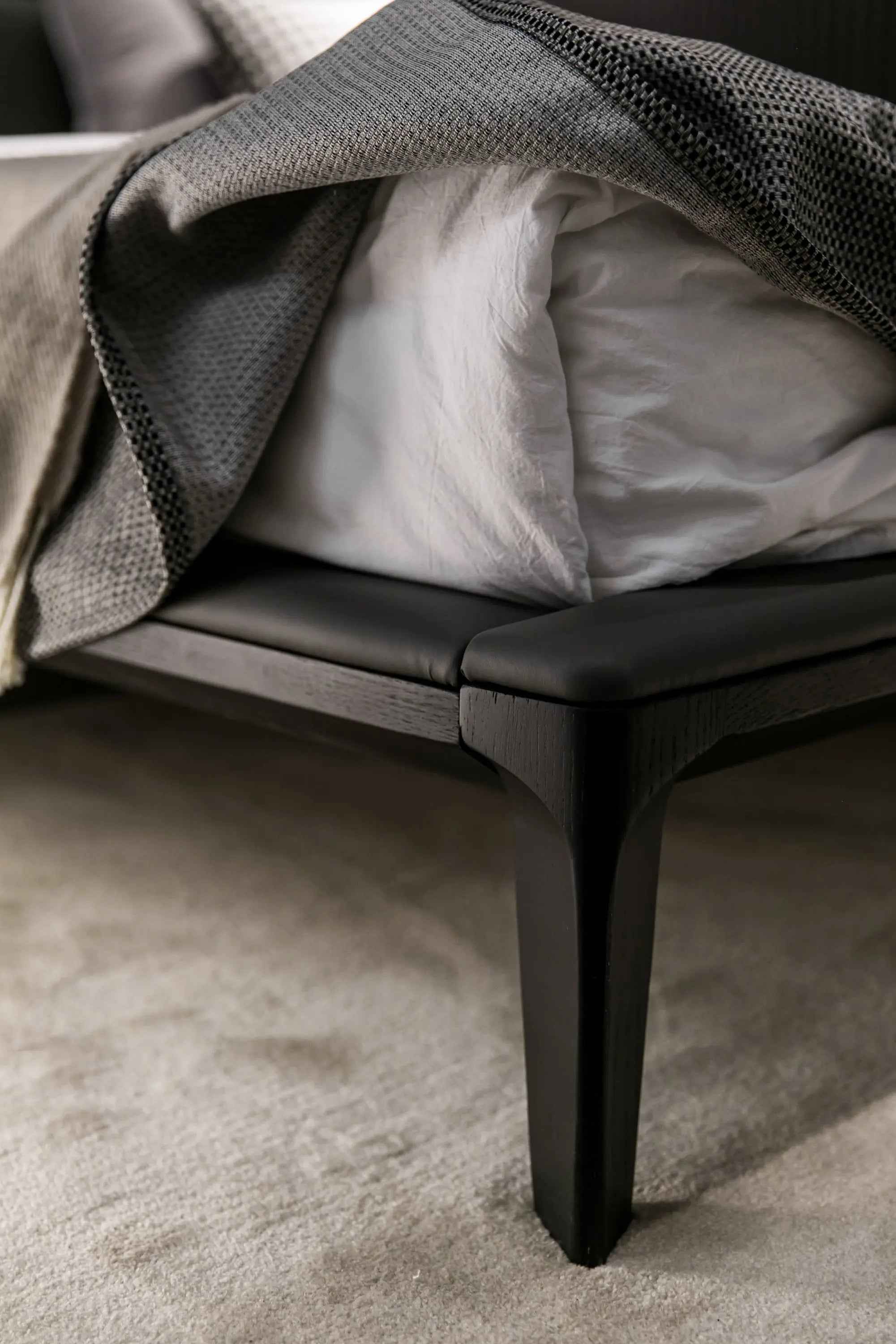 Luxe Leather KB-VVCASA-BED-VX1-1779-1 Bed